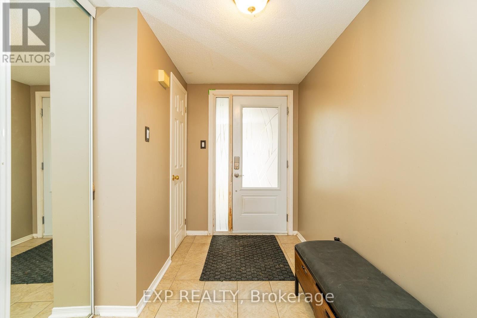












86 FURLONG CRESCENT

,
Ottawa,




Ontario
K2M2H9


