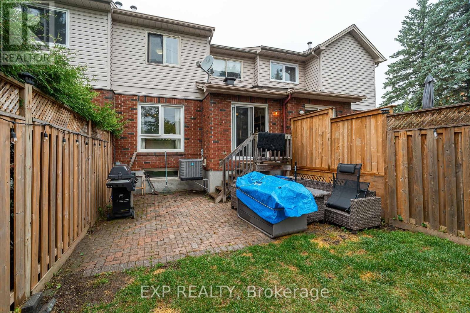 












86 FURLONG CRESCENT

,
Ottawa,




Ontario
K2M2H9

