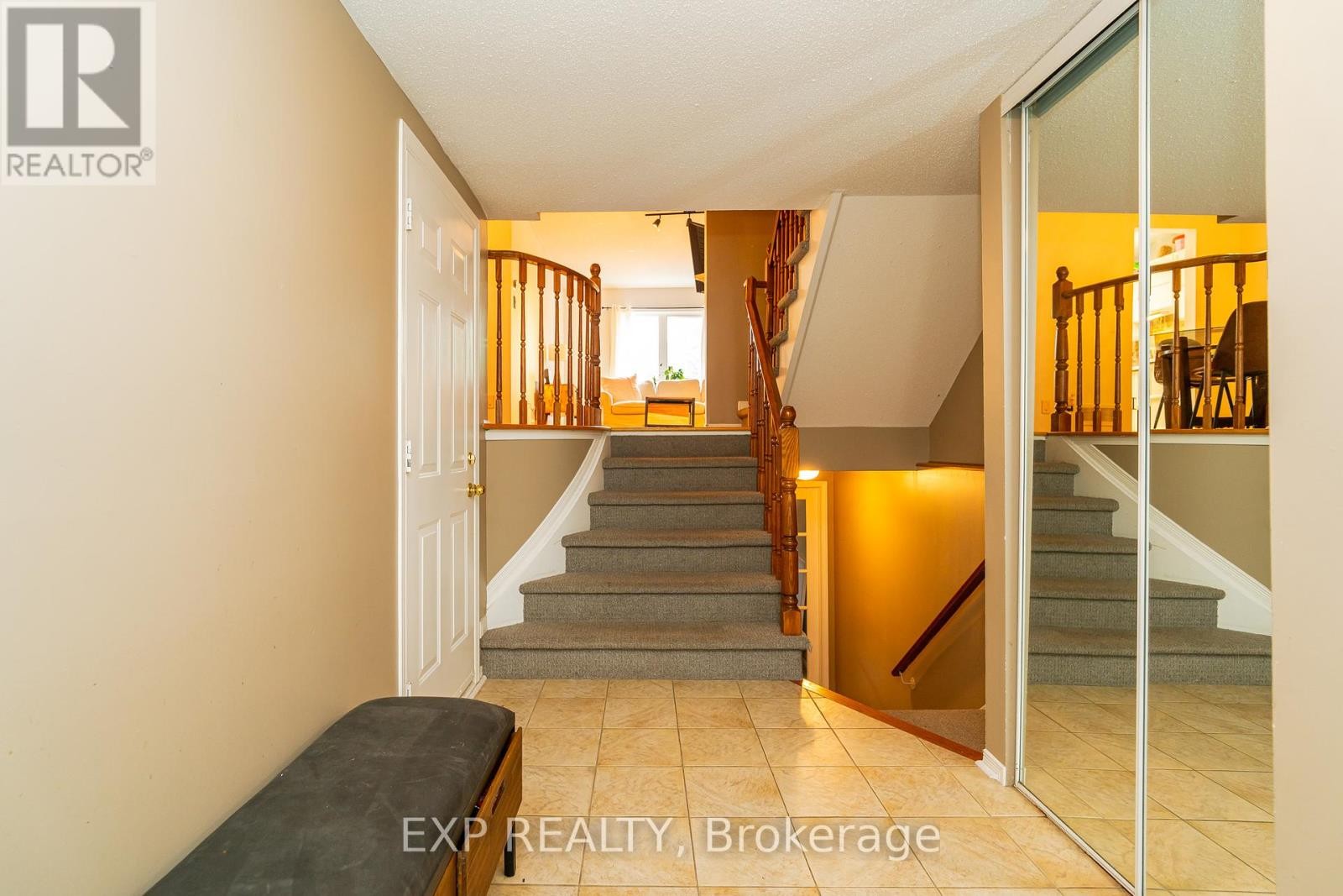 












86 FURLONG CRESCENT

,
Ottawa,




Ontario
K2M2H9

