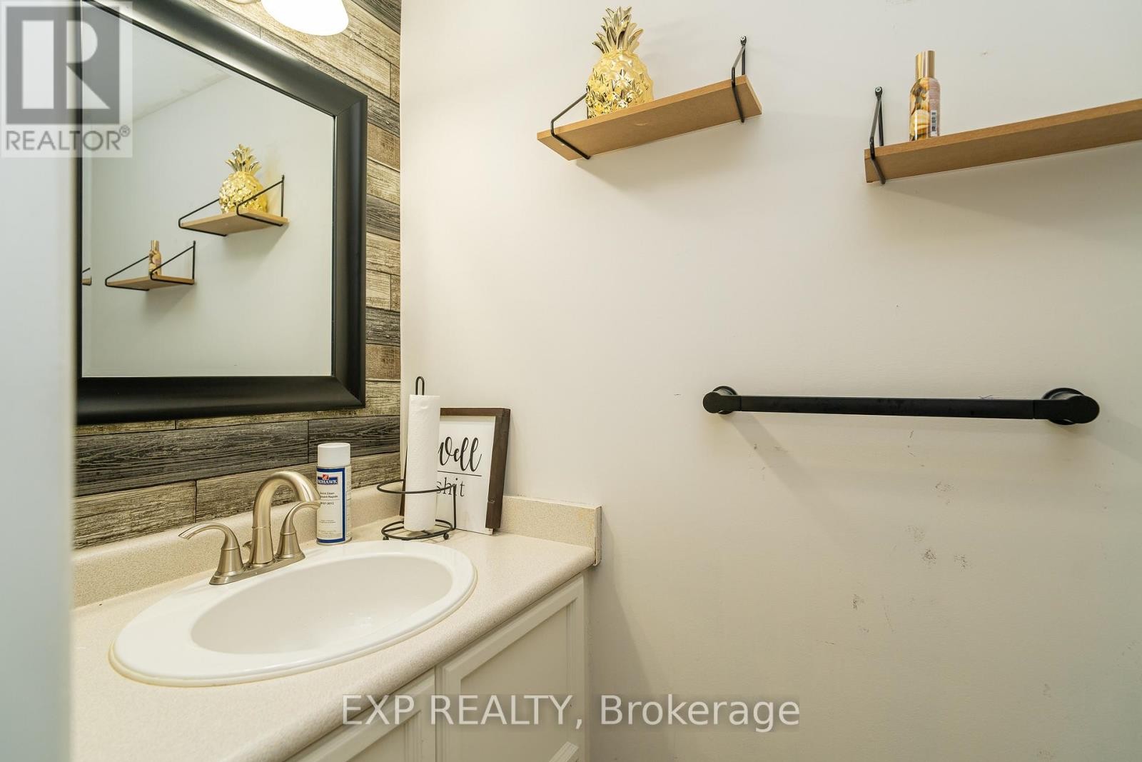 












86 FURLONG CRESCENT

,
Ottawa,




Ontario
K2M2H9

