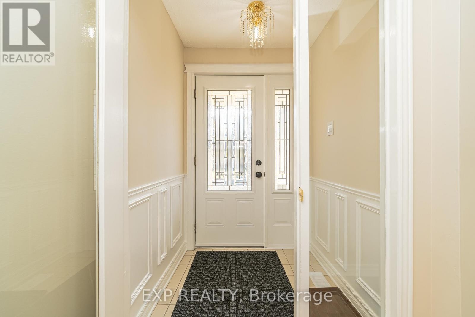 












32 MAPLE VIEW CRESCENT

,
Ottawa,




Ontario
K2G5J6

