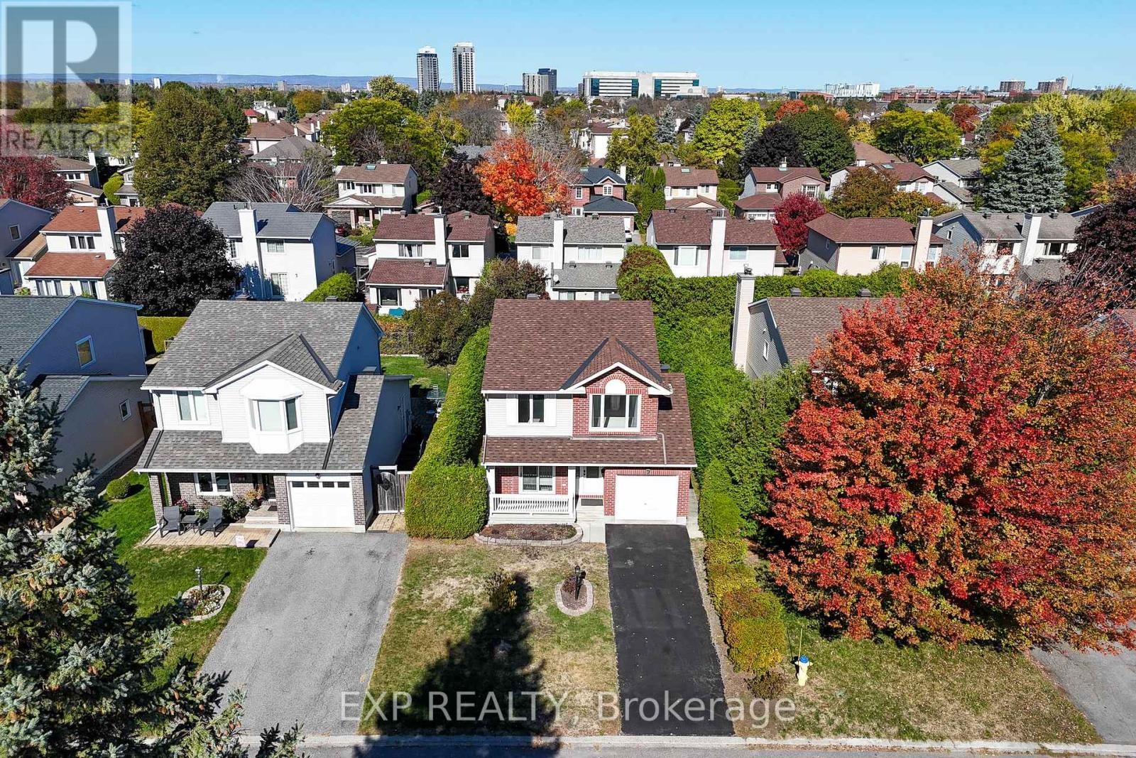 












32 MAPLE VIEW CRESCENT

,
Ottawa,




Ontario
K2G5J6

