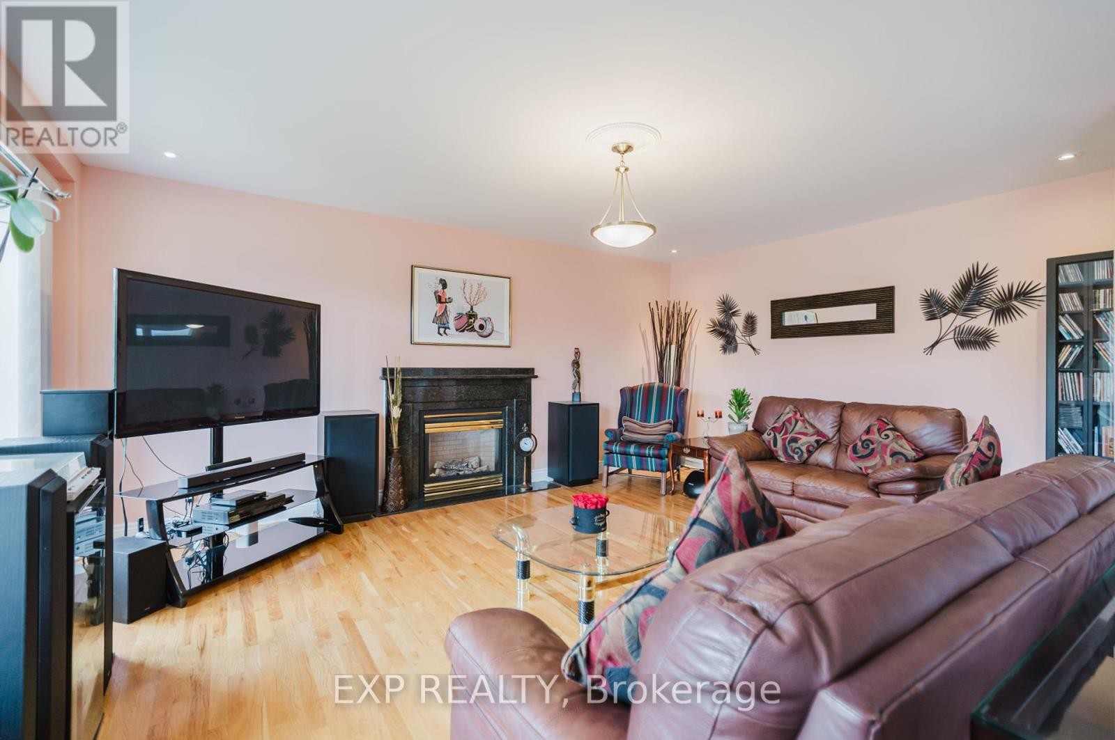 












5472 WICKLOW DRIVE

,
Ottawa,




Ontario
K4M1C4

