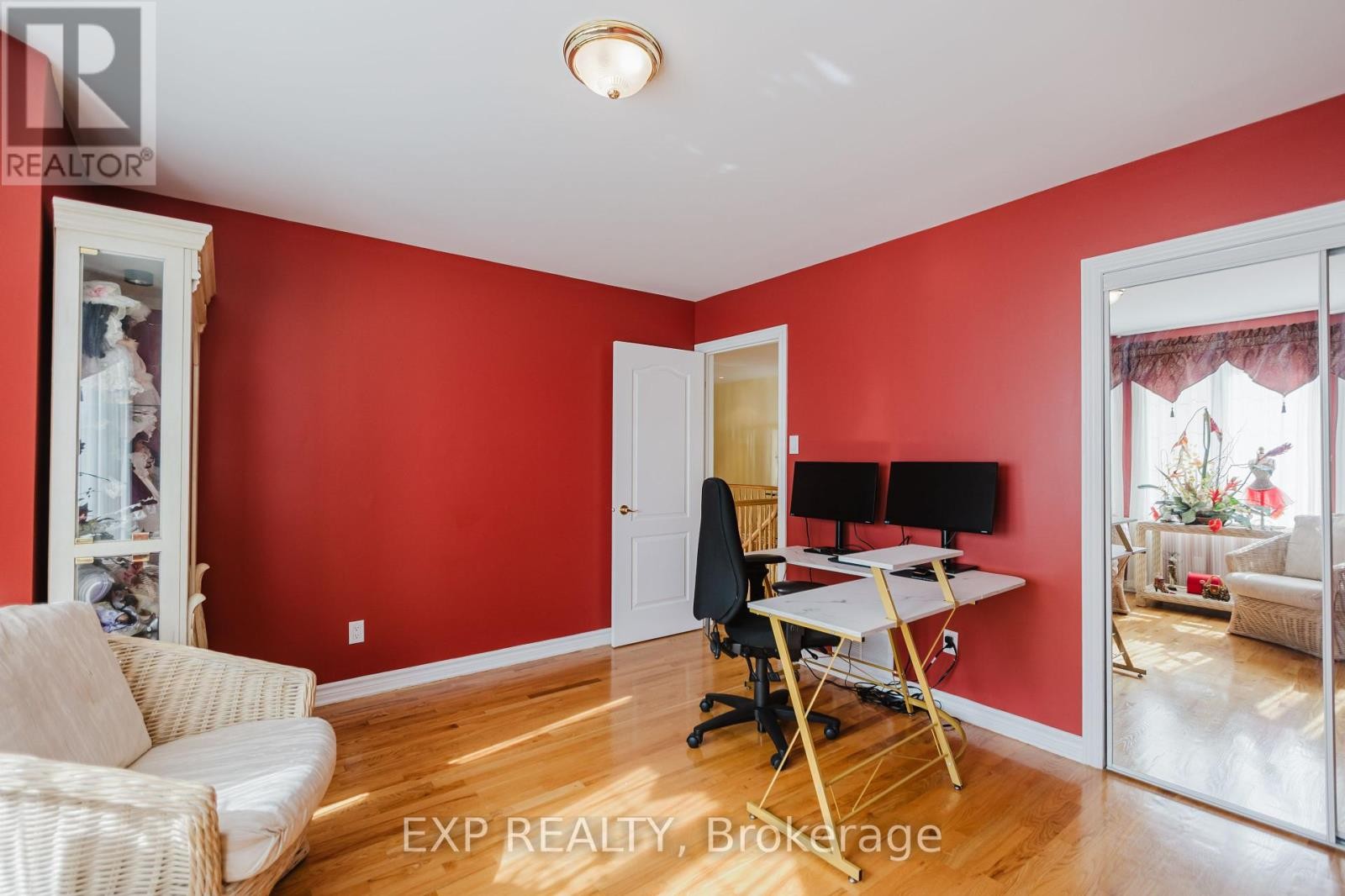 












5472 WICKLOW DRIVE

,
Ottawa,




Ontario
K4M1C4

