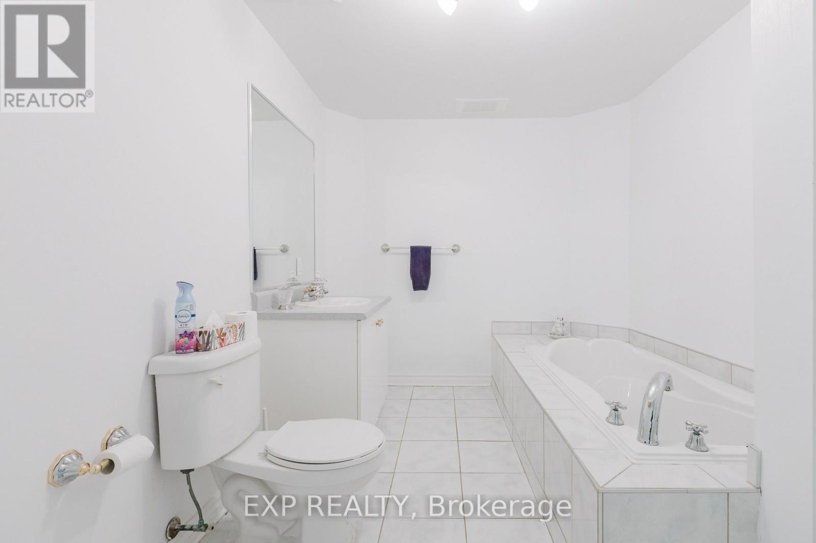 












5472 WICKLOW DRIVE

,
Ottawa,




Ontario
K4M1C4

