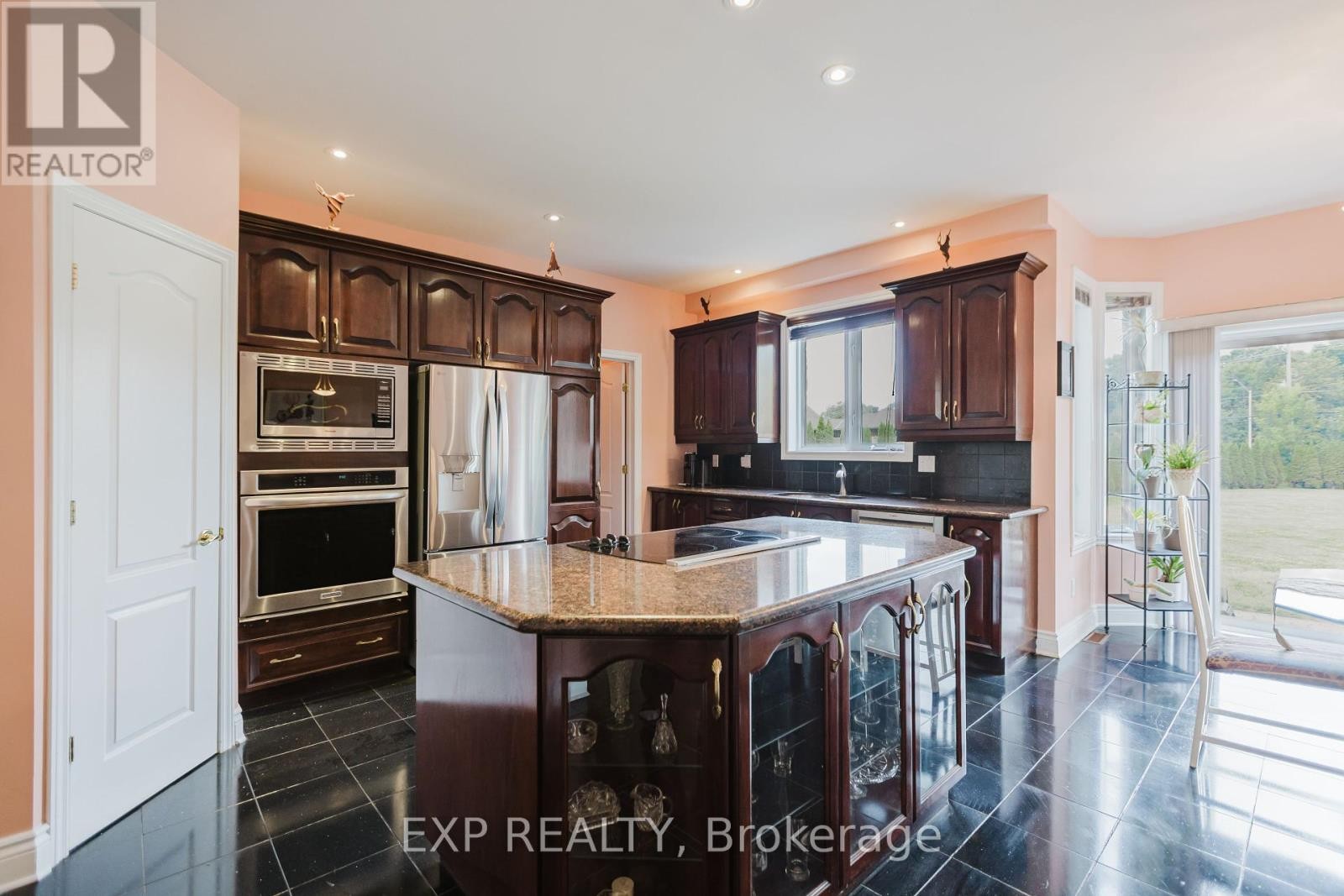 












5472 WICKLOW DRIVE

,
Ottawa,




Ontario
K4M1C4

