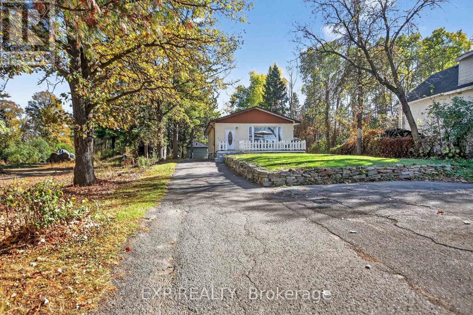 












96 CONSTANCE LAKE ROAD

,
Ottawa,




Ontario
K2K1X7


