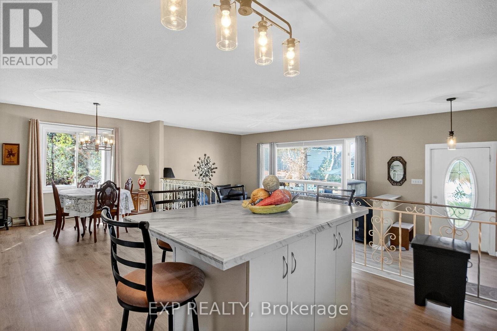 












96 CONSTANCE LAKE ROAD

,
Ottawa,




Ontario
K2K1X7

