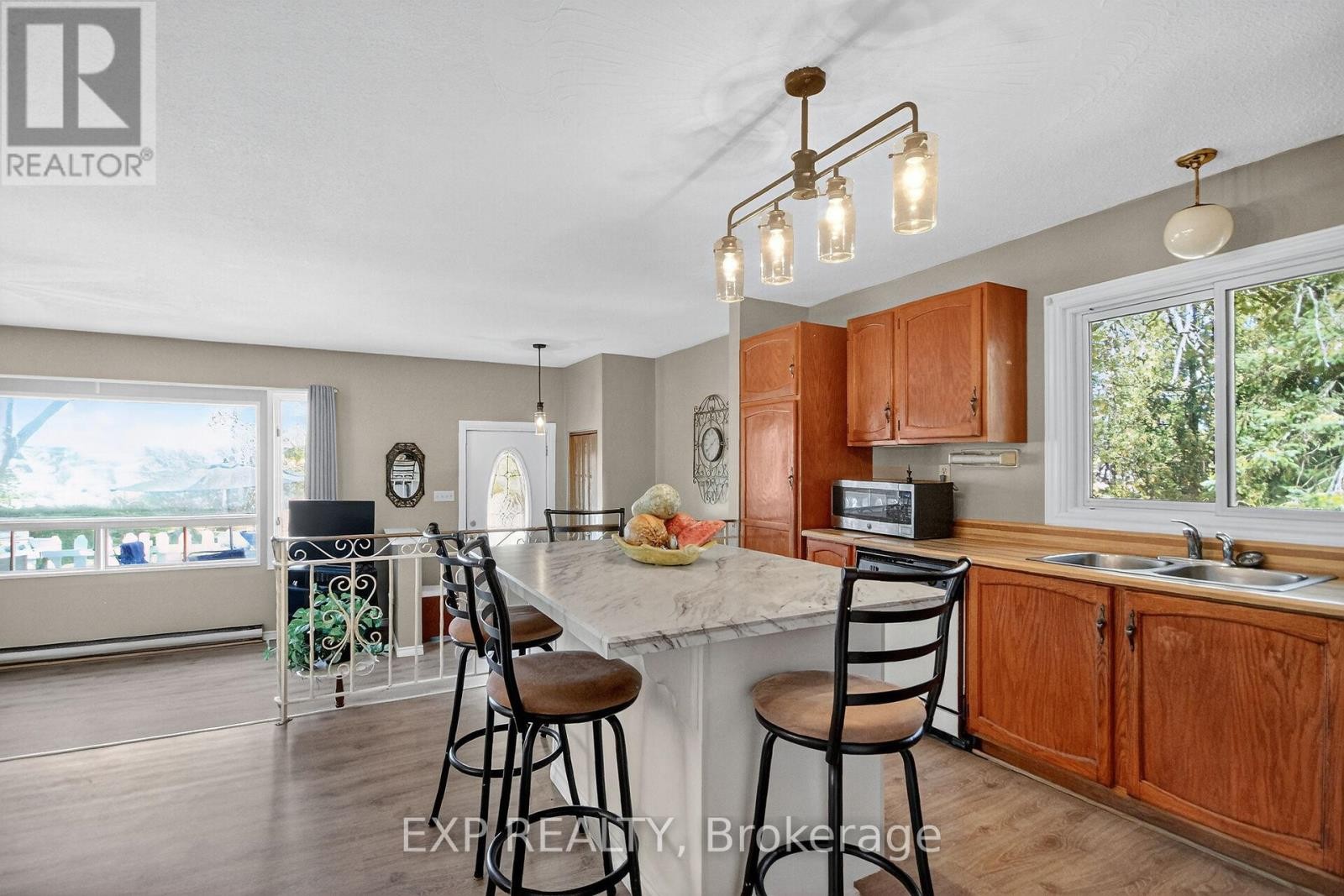 












96 CONSTANCE LAKE ROAD

,
Ottawa,




Ontario
K2K1X7

