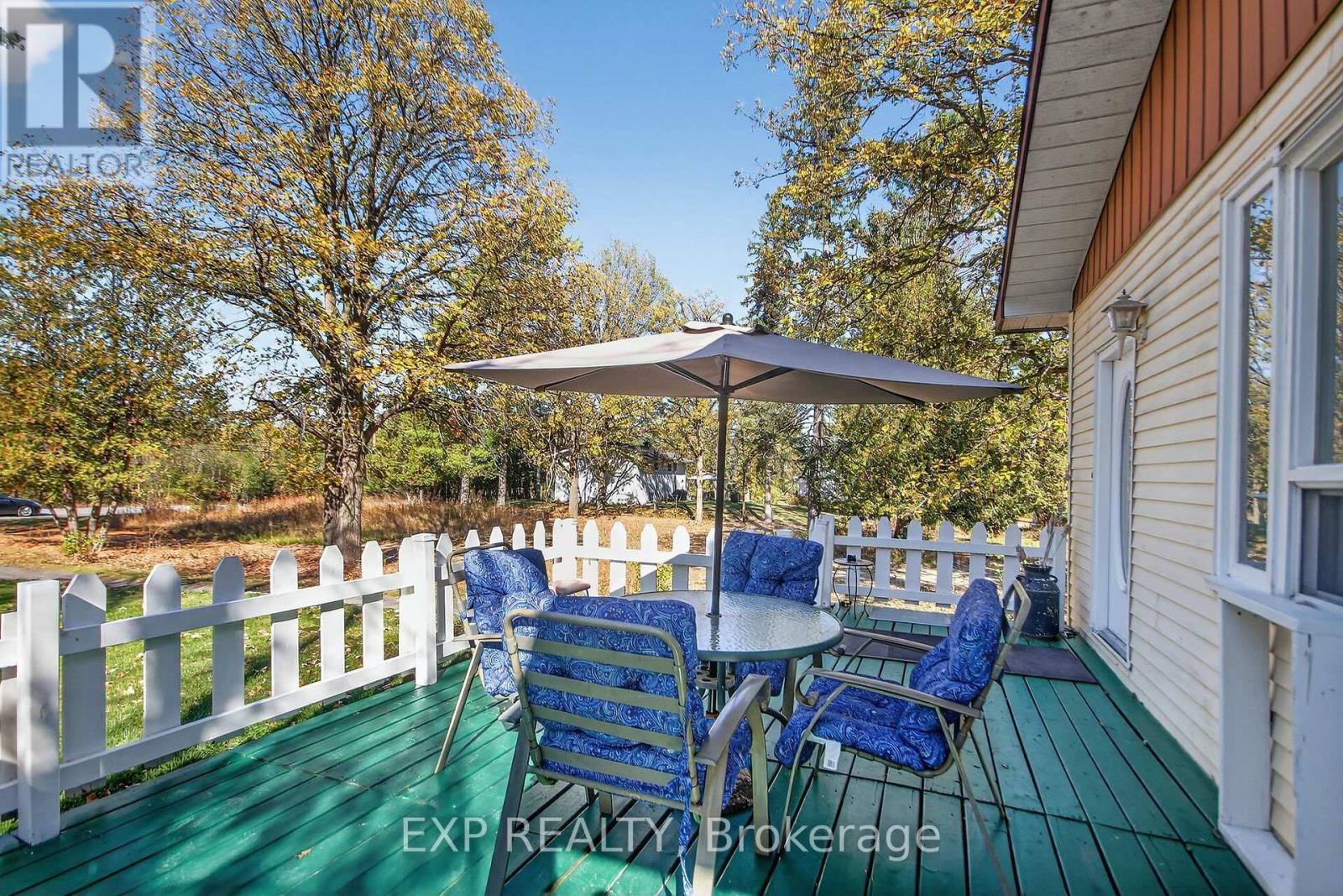 












96 CONSTANCE LAKE ROAD

,
Ottawa,




Ontario
K2K1X7

