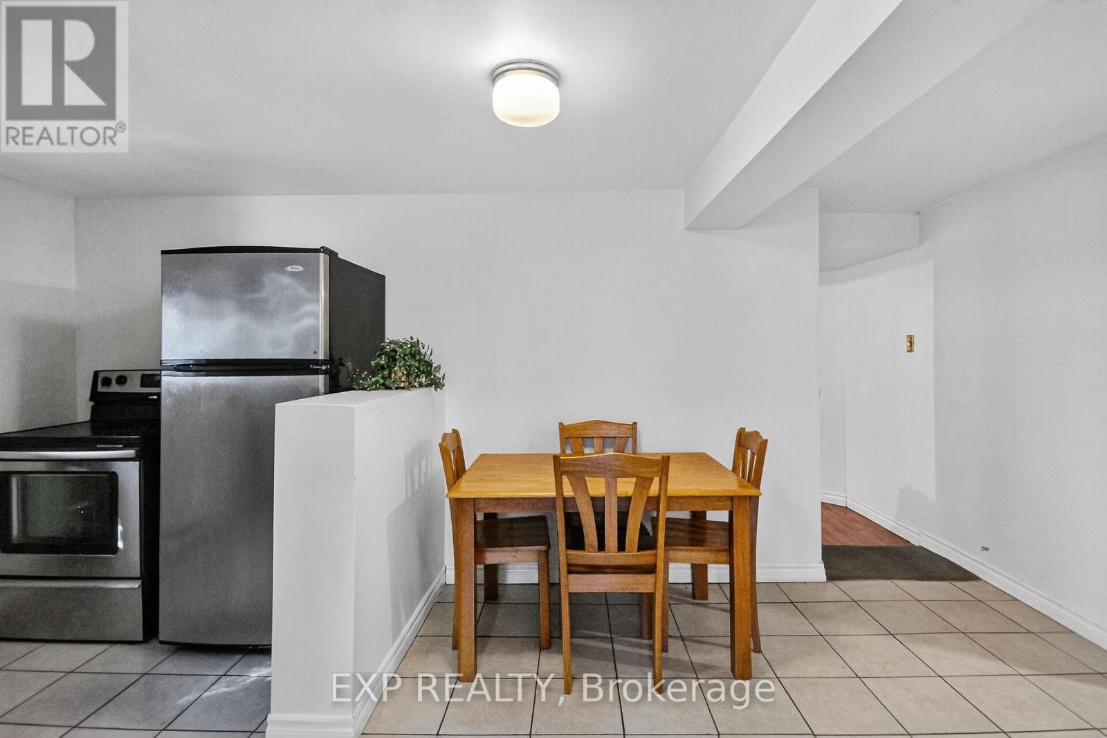 












96 CONSTANCE LAKE ROAD

,
Ottawa,




Ontario
K2K1X7

