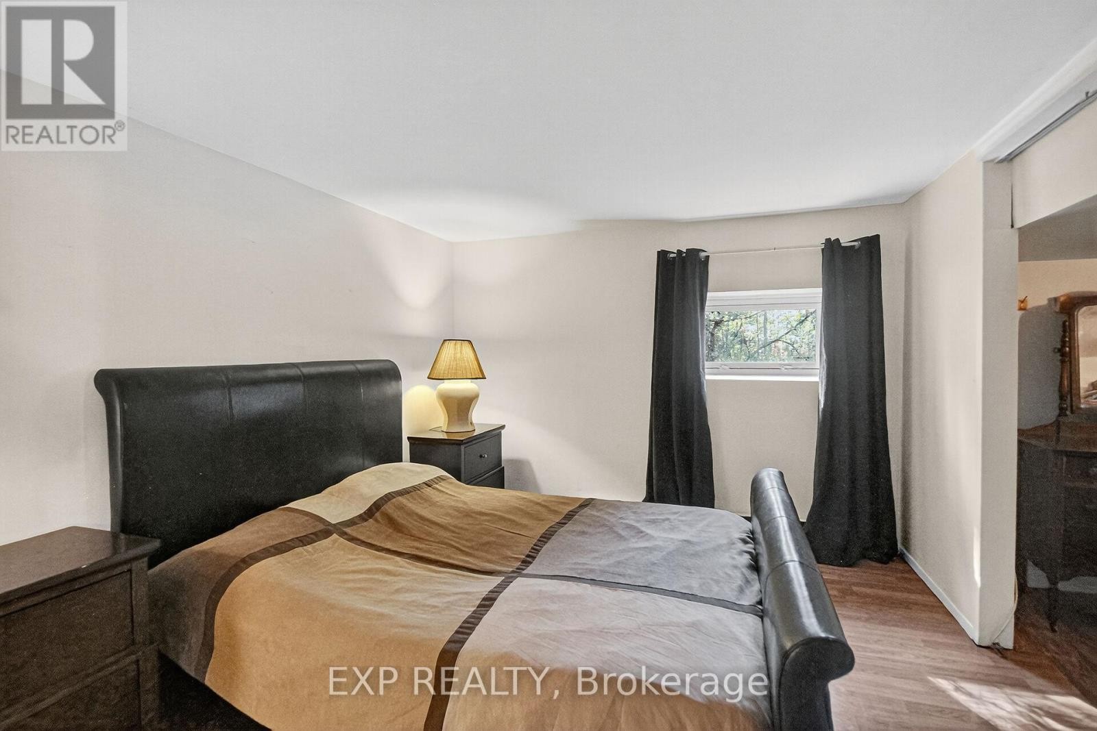 












96 CONSTANCE LAKE ROAD

,
Ottawa,




Ontario
K2K1X7

