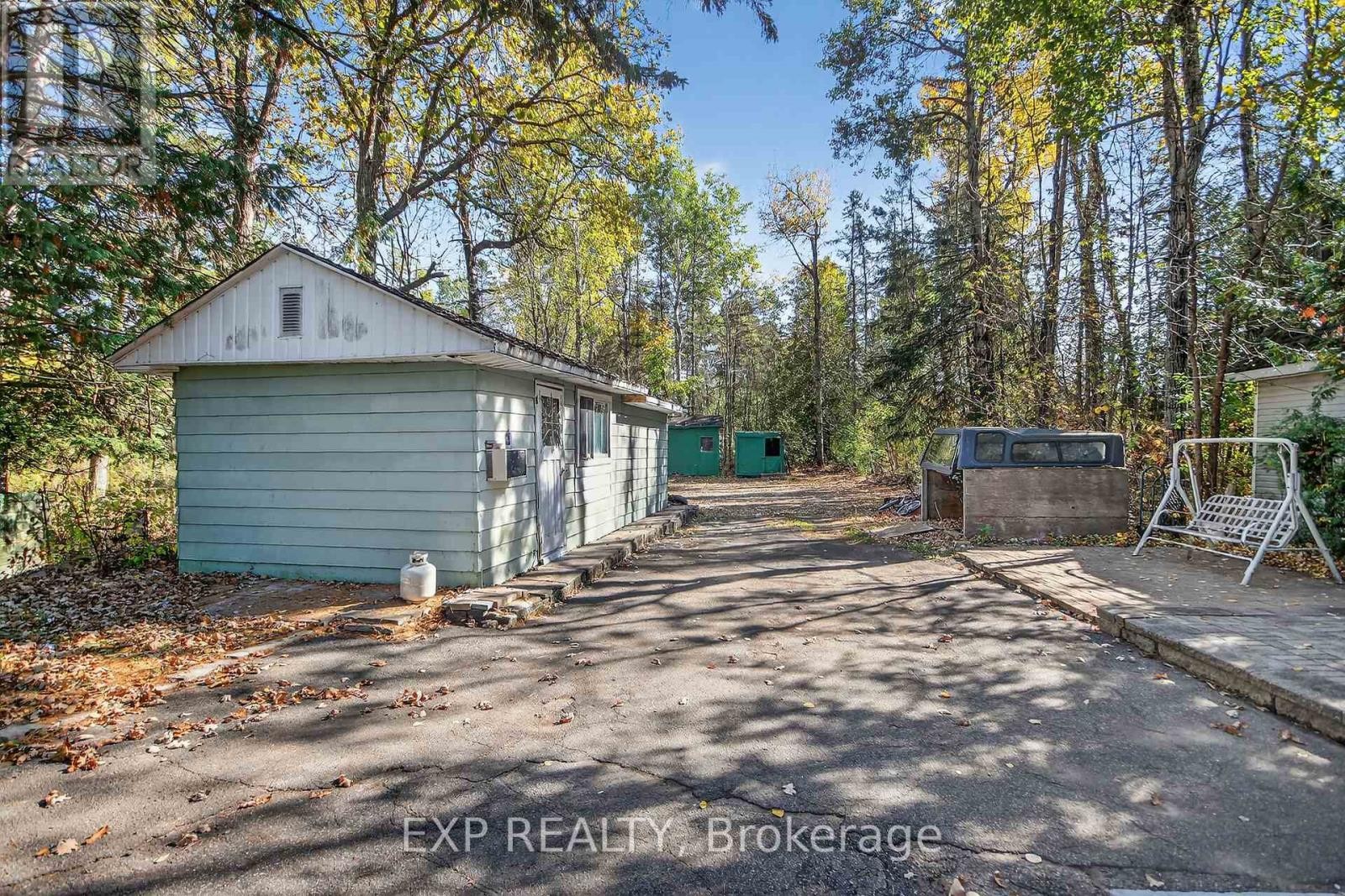 












96 CONSTANCE LAKE ROAD

,
Ottawa,




Ontario
K2K1X7

