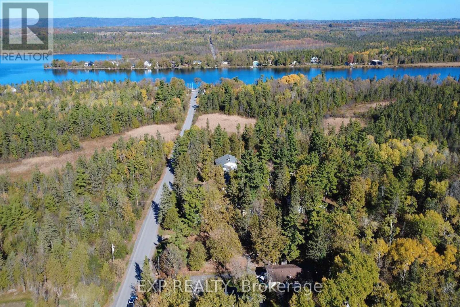 












96 CONSTANCE LAKE ROAD

,
Ottawa,




Ontario
K2K1X7

