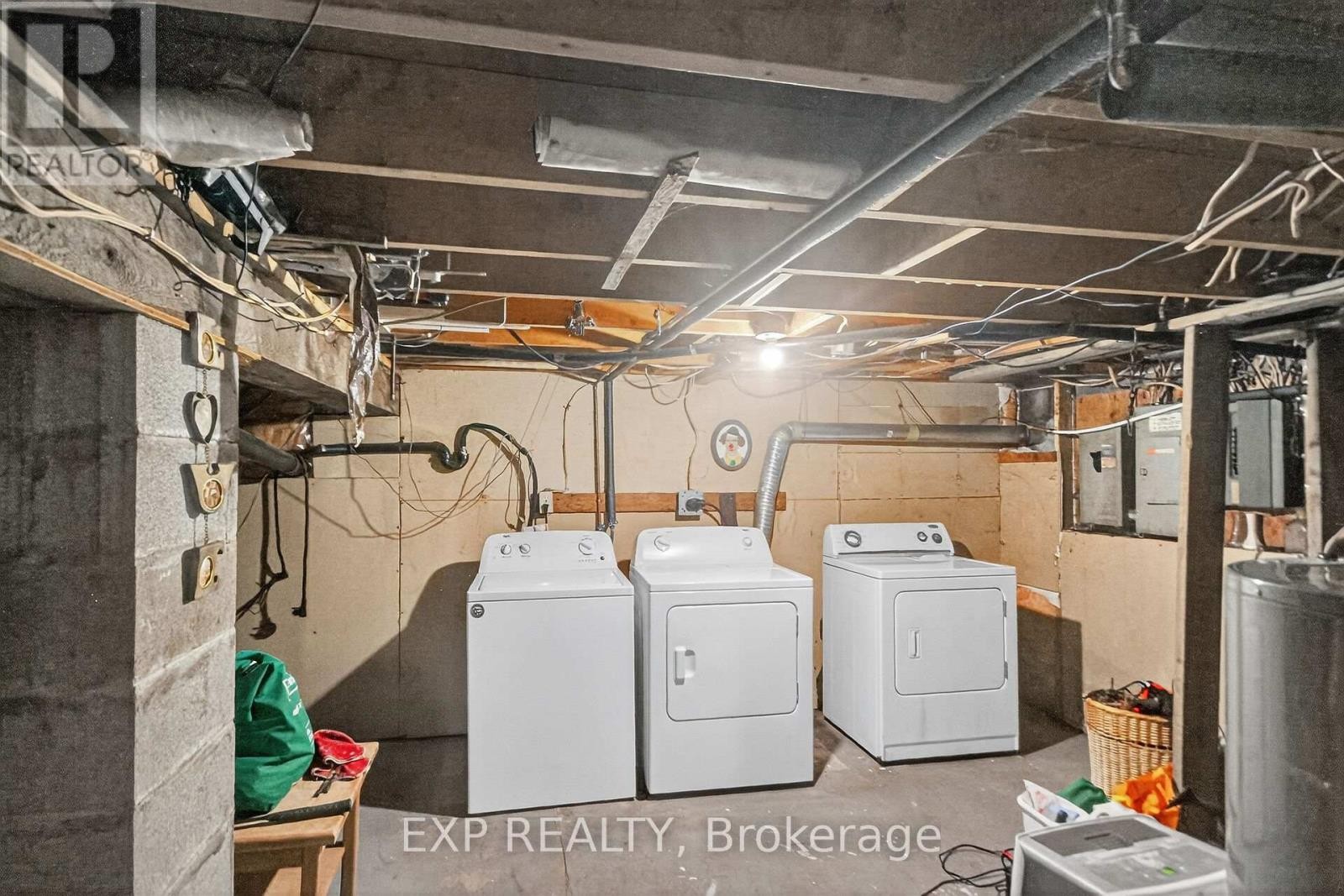 












96 CONSTANCE LAKE ROAD

,
Ottawa,




Ontario
K2K1X7

