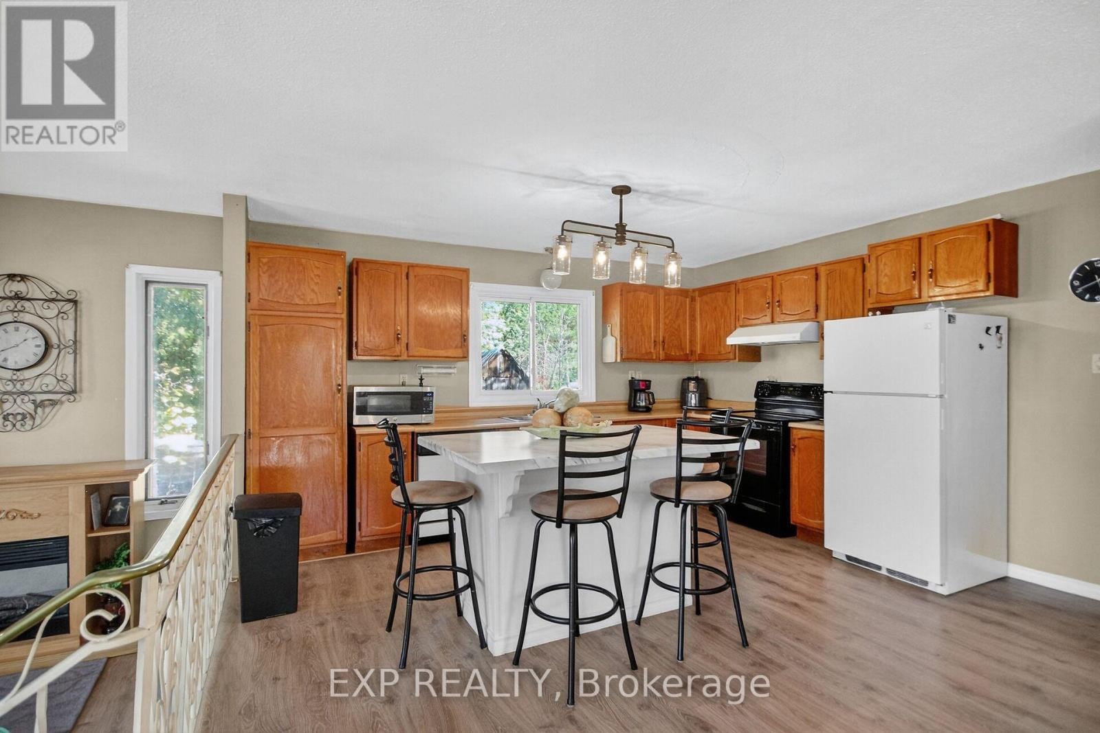 












96 CONSTANCE LAKE ROAD

,
Ottawa,




Ontario
K2K1X7

