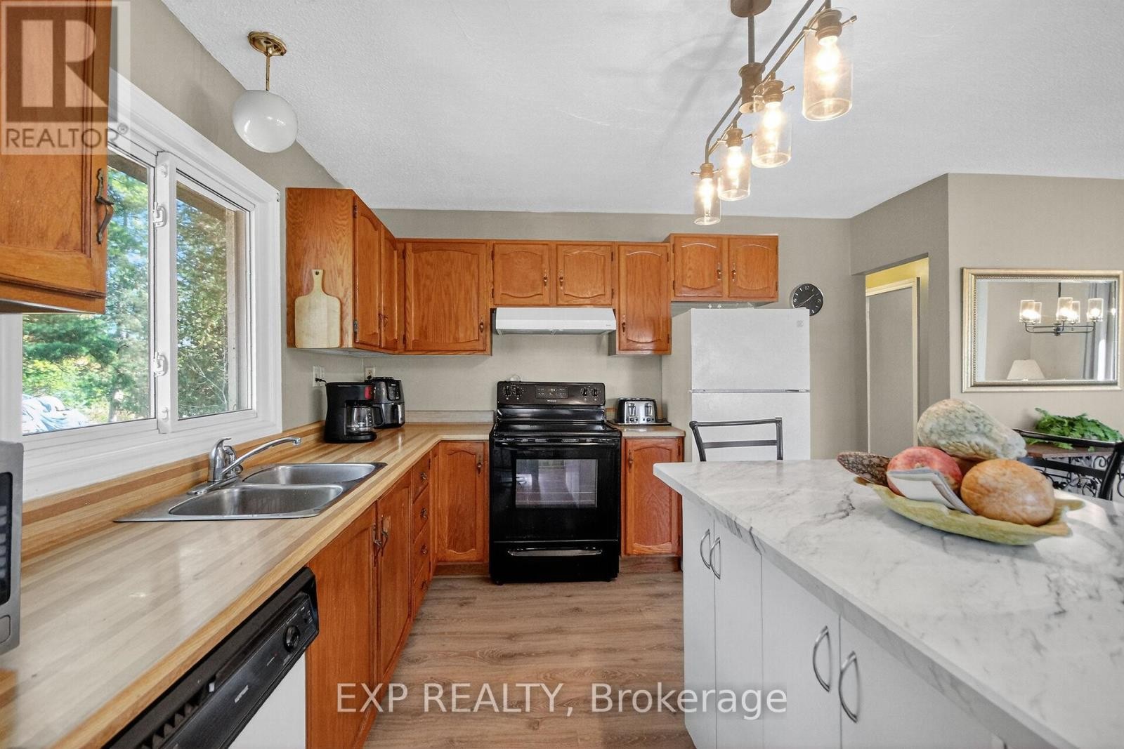 












96 CONSTANCE LAKE ROAD

,
Ottawa,




Ontario
K2K1X7

