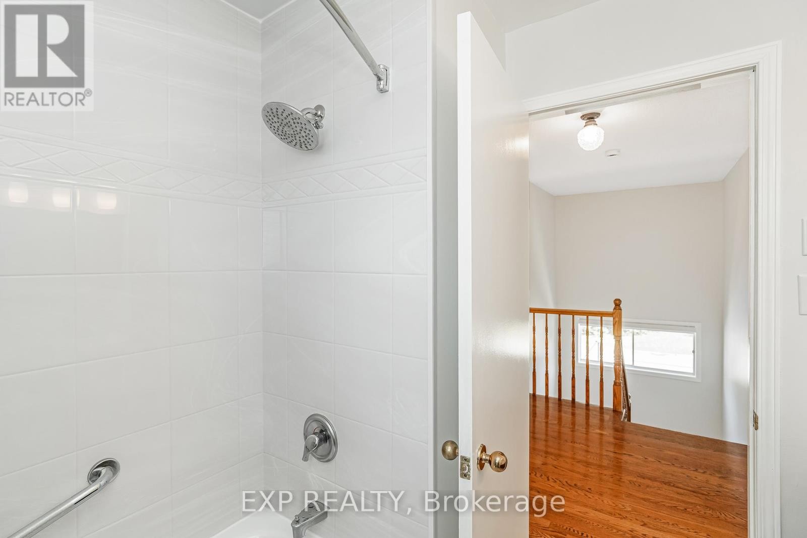 












6084A VINEYARD DRIVE

,
Ottawa,




Ontario
K1C2M5

