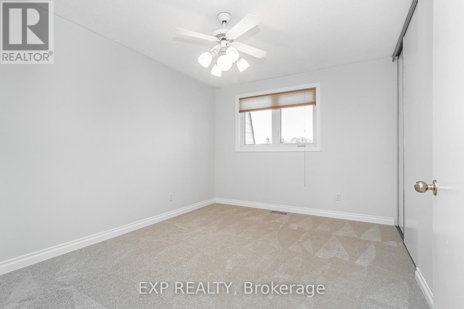 












6084A VINEYARD DRIVE

,
Ottawa,




Ontario
K1C2M5

