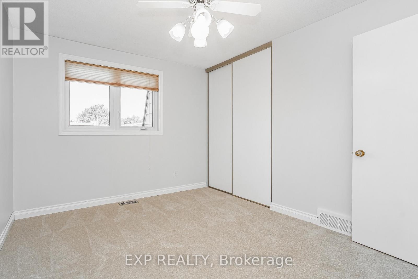 












6084A VINEYARD DRIVE

,
Ottawa,




Ontario
K1C2M5

