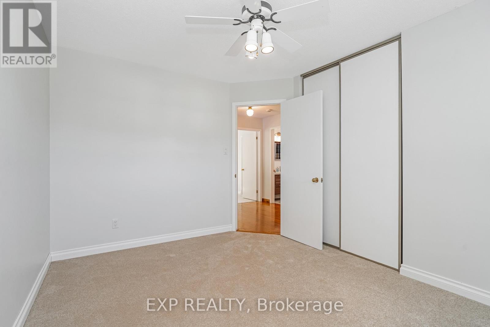 












6084A VINEYARD DRIVE

,
Ottawa,




Ontario
K1C2M5

