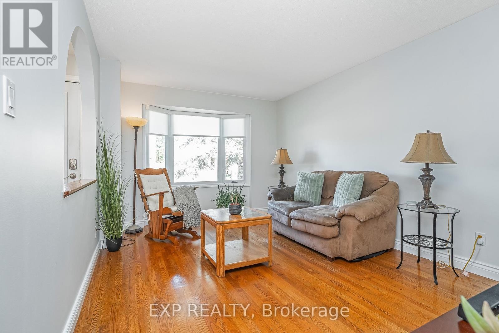 












6084A VINEYARD DRIVE

,
Ottawa,




Ontario
K1C2M5

