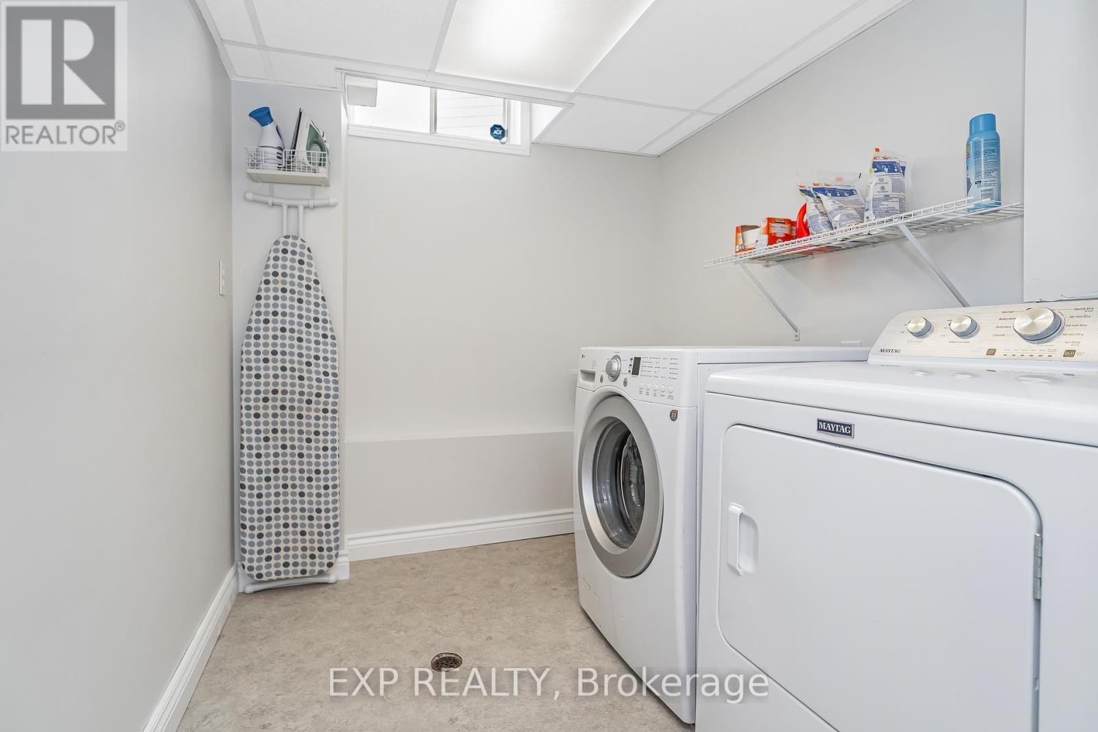 












6084A VINEYARD DRIVE

,
Ottawa,




Ontario
K1C2M5

