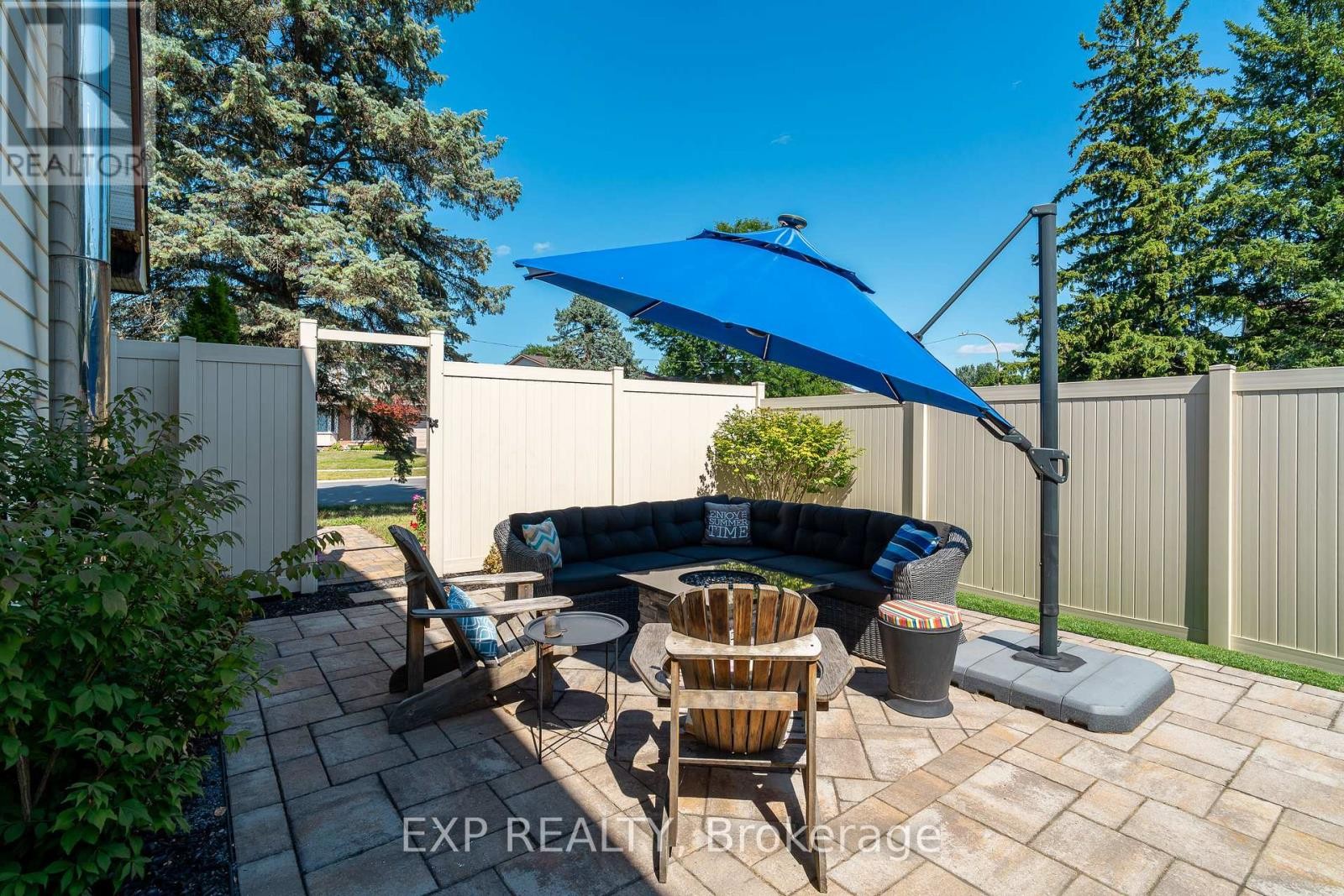 












6084A VINEYARD DRIVE

,
Ottawa,




Ontario
K1C2M5

