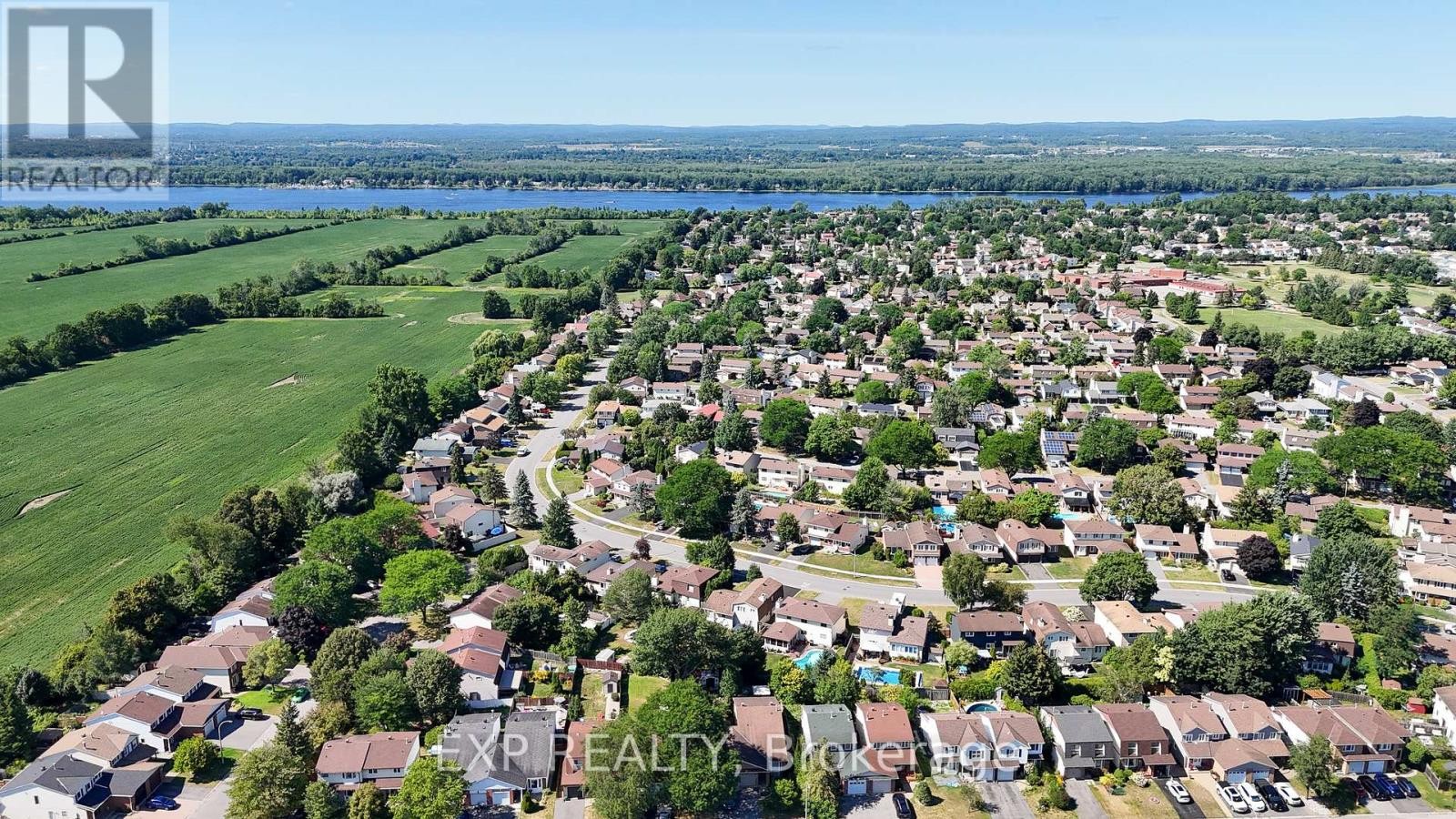 












6084A VINEYARD DRIVE

,
Ottawa,




Ontario
K1C2M5

