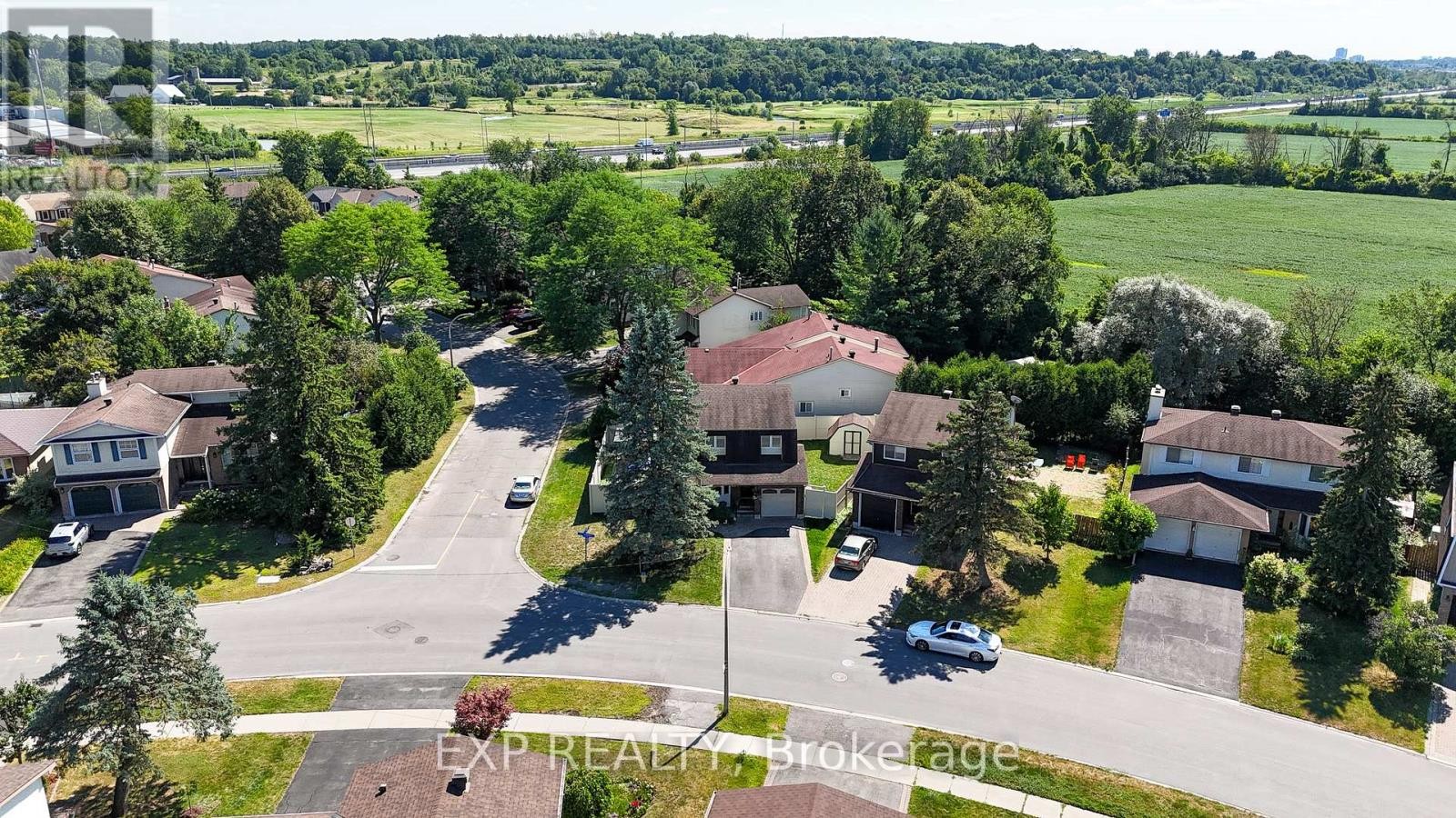 












6084A VINEYARD DRIVE

,
Ottawa,




Ontario
K1C2M5

