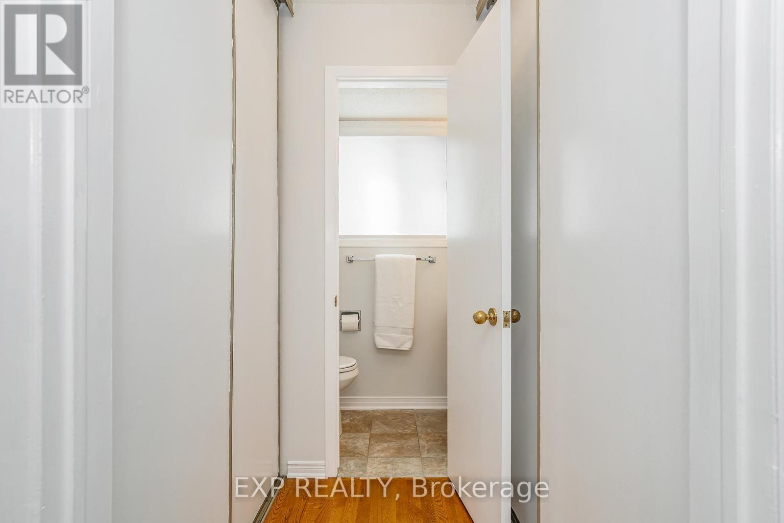 












6084A VINEYARD DRIVE

,
Ottawa,




Ontario
K1C2M5

