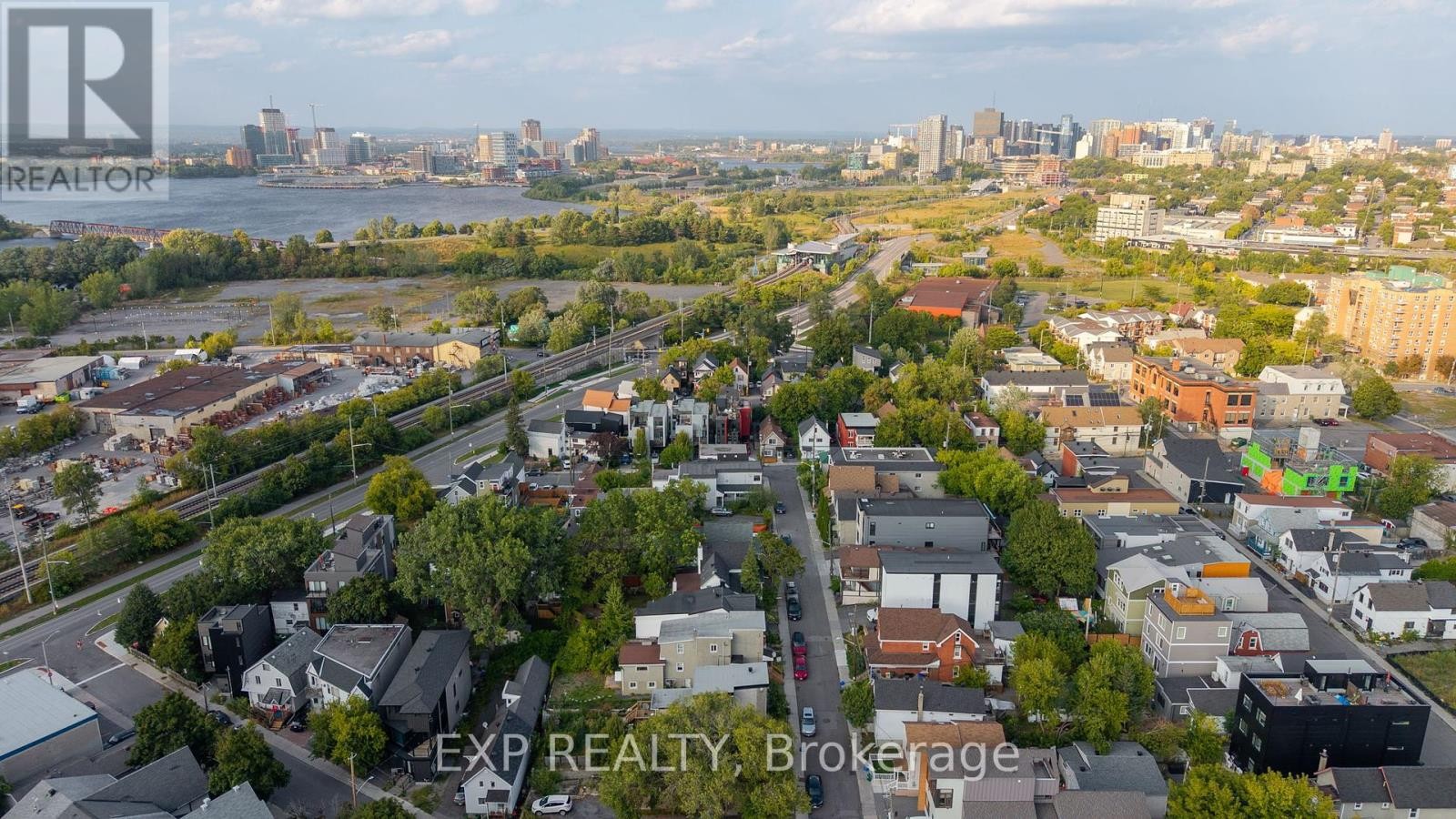 












23 LOWREY STREET

,
Ottawa,




Ontario
K1Y2S5

