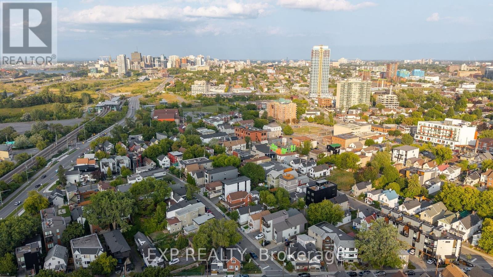 












23 LOWREY STREET

,
Ottawa,




Ontario
K1Y2S5

