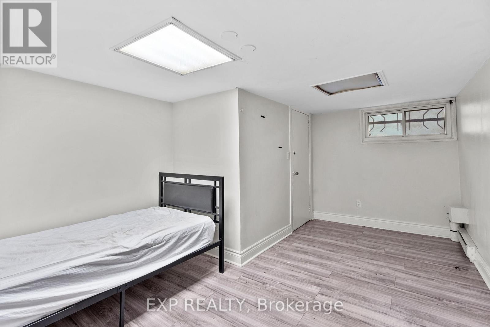 












23 LOWREY STREET

,
Ottawa,




Ontario
K1Y2S5

