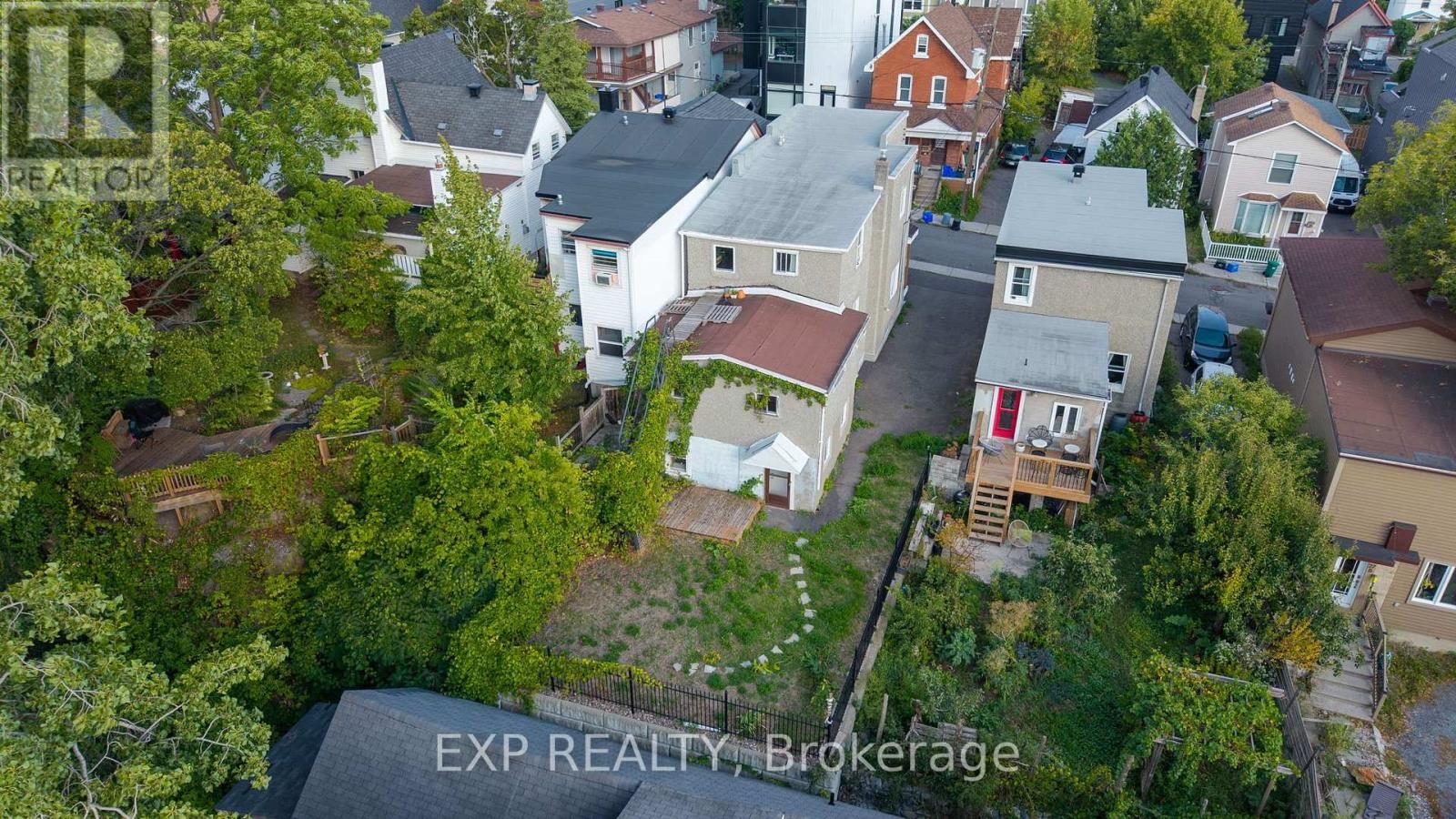 












23 LOWREY STREET

,
Ottawa,




Ontario
K1Y2S5

