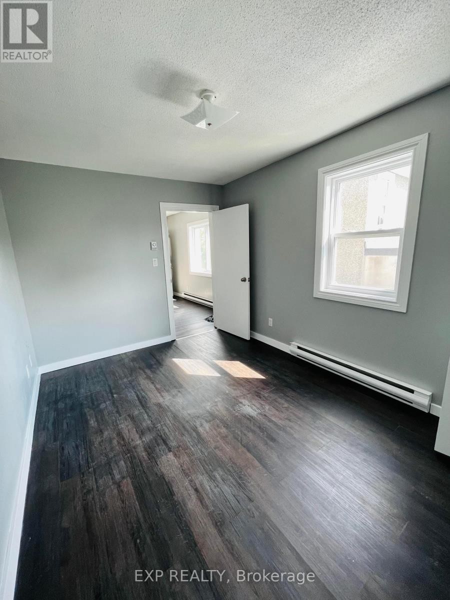 












23 LOWREY STREET

,
Ottawa,




Ontario
K1Y2S5

