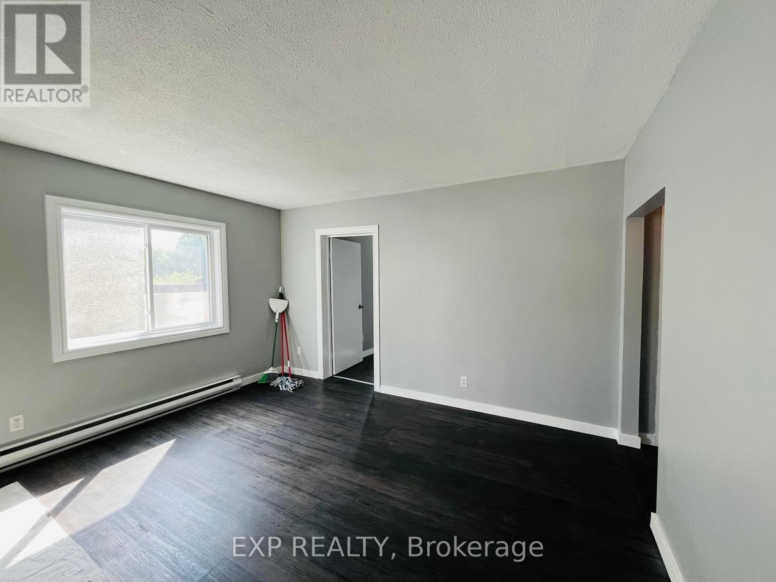 












23 LOWREY STREET

,
Ottawa,




Ontario
K1Y2S5


