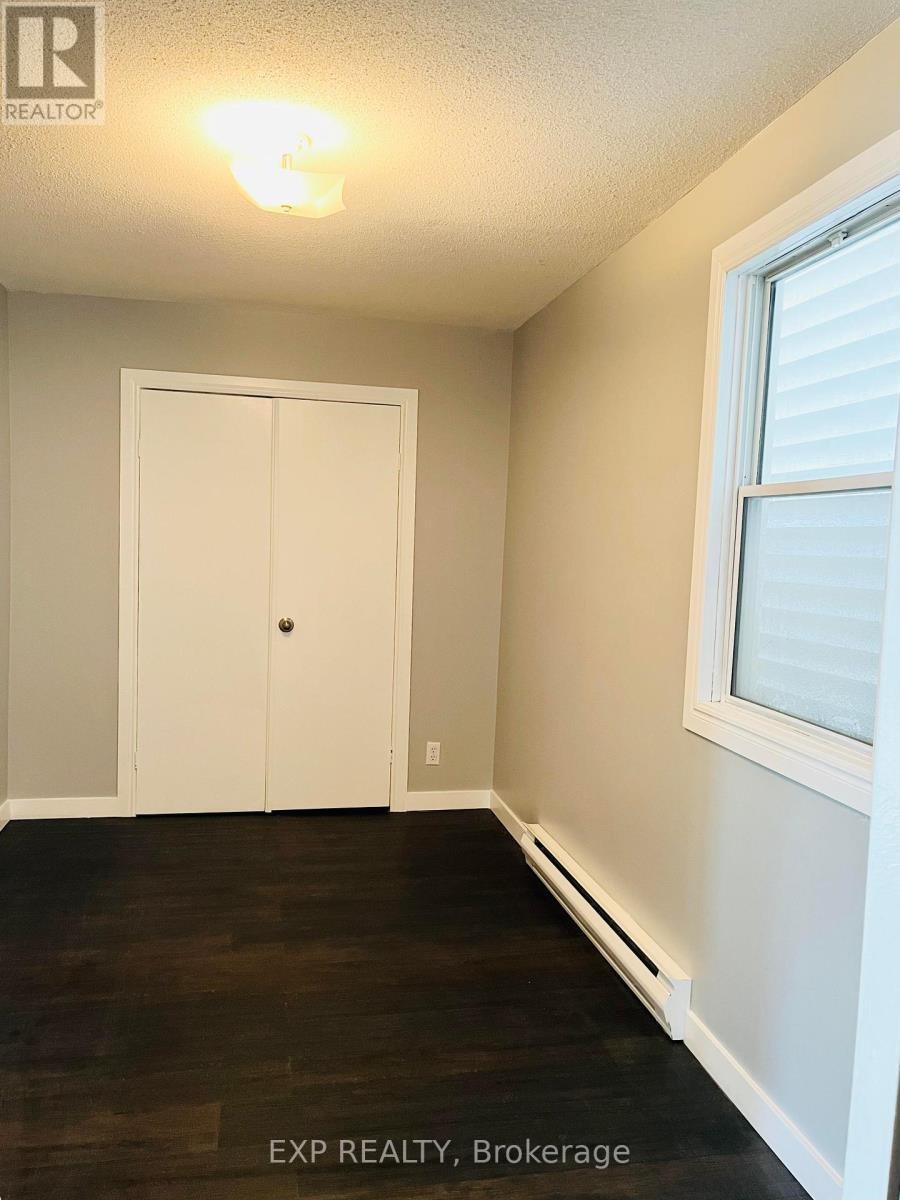












23 LOWREY STREET

,
Ottawa,




Ontario
K1Y2S5

