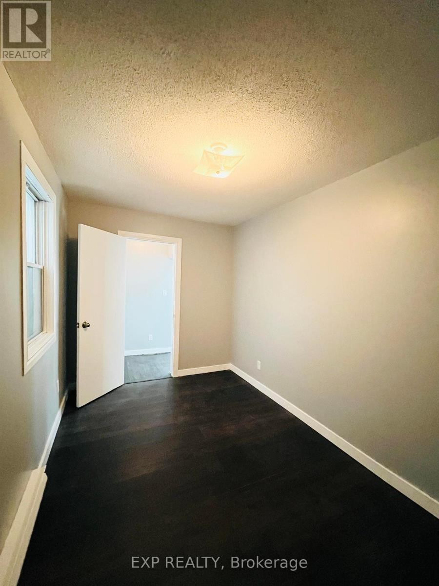 












23 LOWREY STREET

,
Ottawa,




Ontario
K1Y2S5

