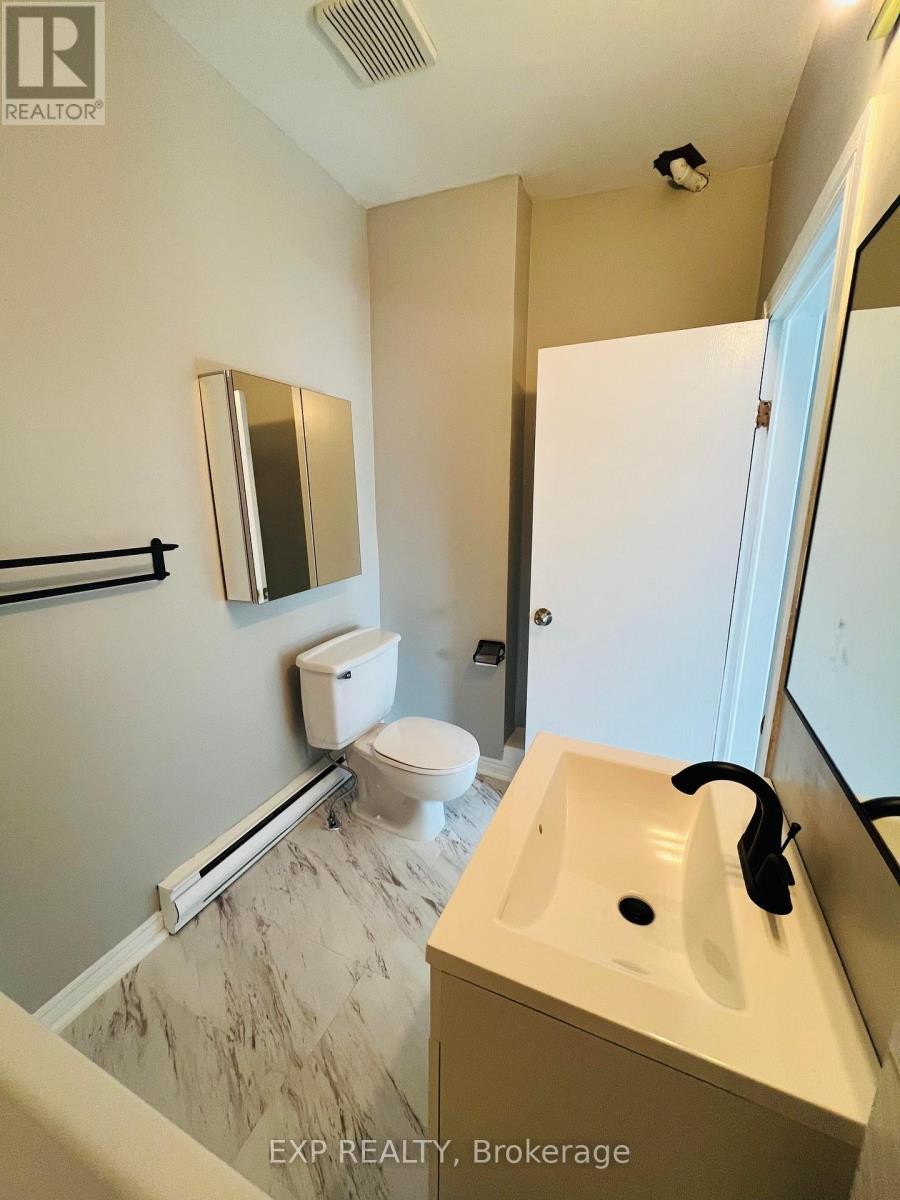 












23 LOWREY STREET

,
Ottawa,




Ontario
K1Y2S5

