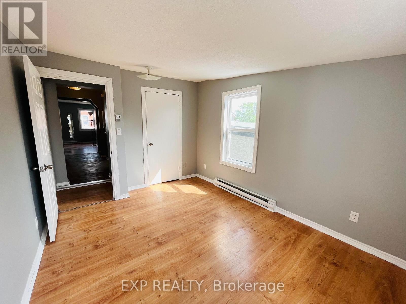 












23 LOWREY STREET

,
Ottawa,




Ontario
K1Y2S5

