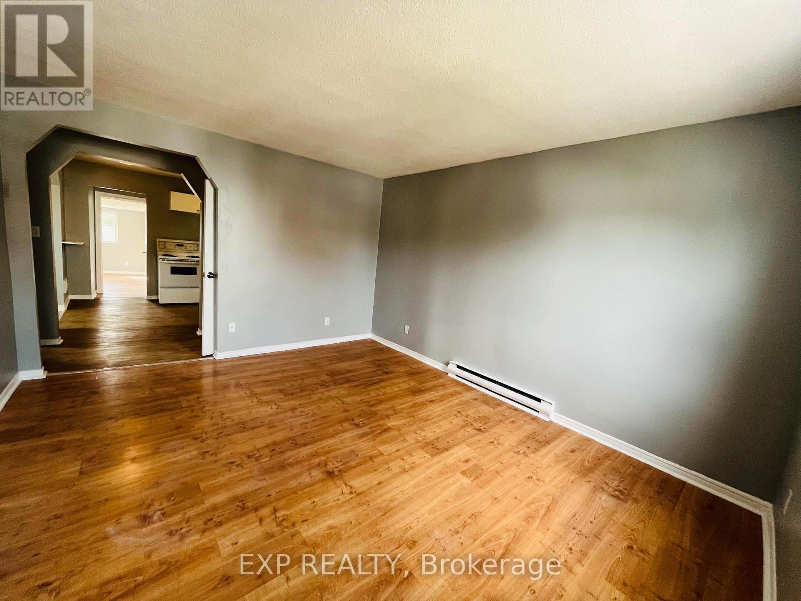 












23 LOWREY STREET

,
Ottawa,




Ontario
K1Y2S5

