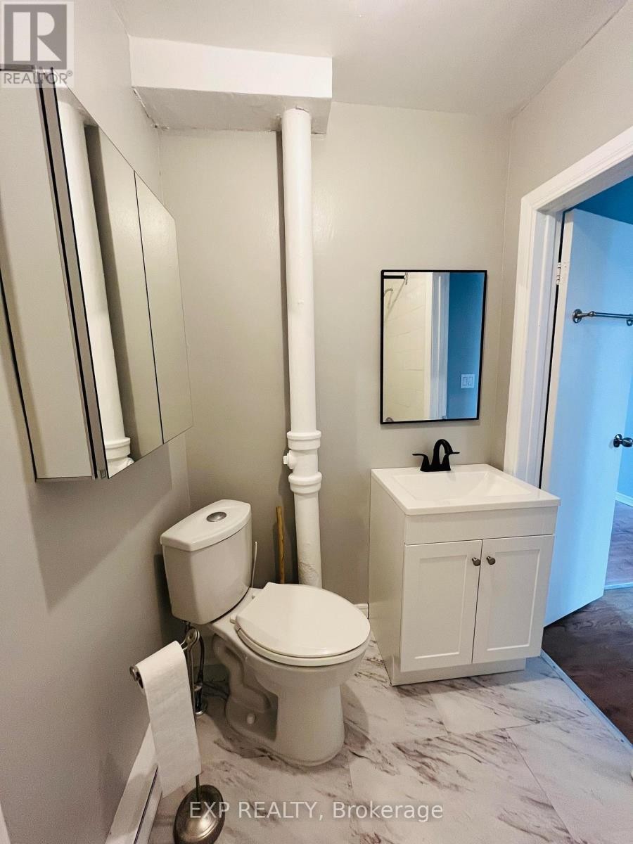 












23 LOWREY STREET

,
Ottawa,




Ontario
K1Y2S5

