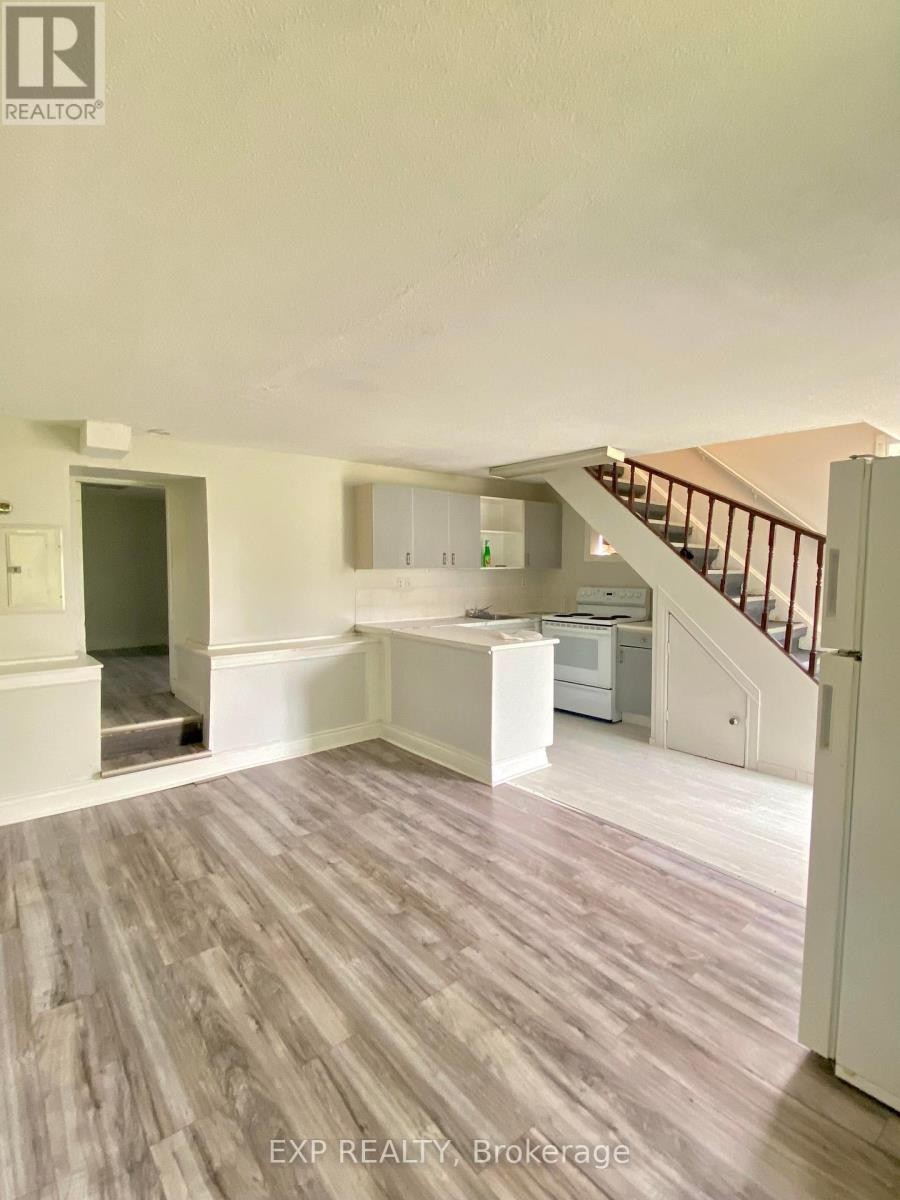












23 LOWREY STREET

,
Ottawa,




Ontario
K1Y2S5

