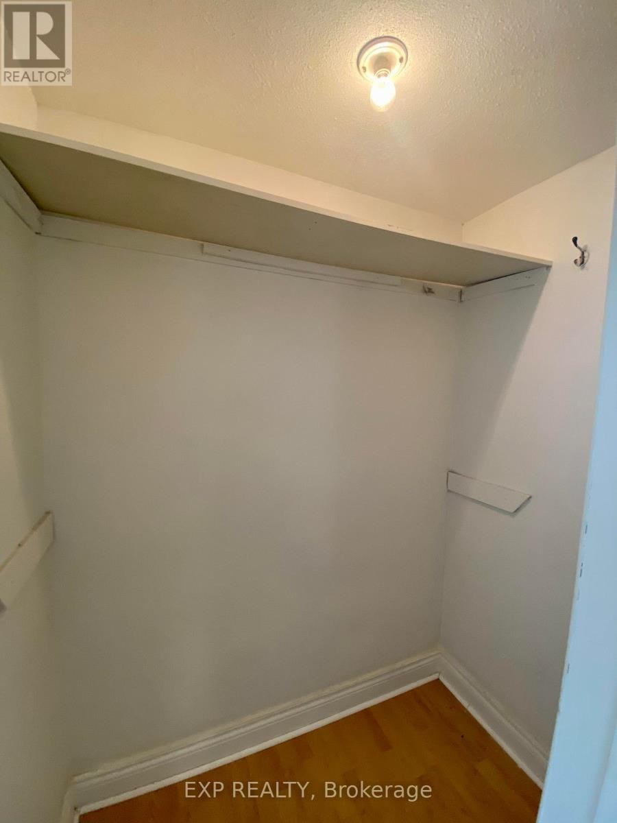 












23 LOWREY STREET

,
Ottawa,




Ontario
K1Y2S5

