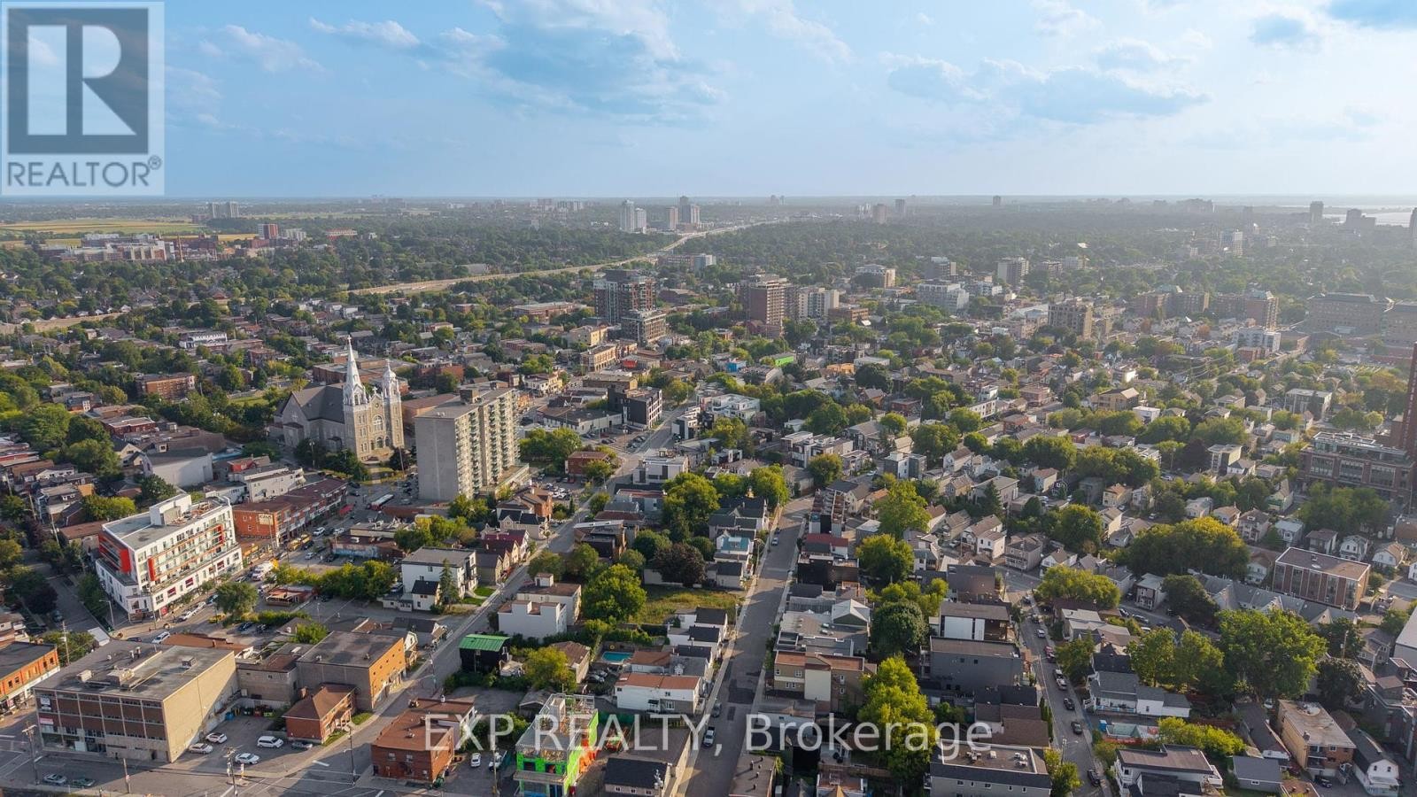 












23 LOWREY STREET

,
Ottawa,




Ontario
K1Y2S5

