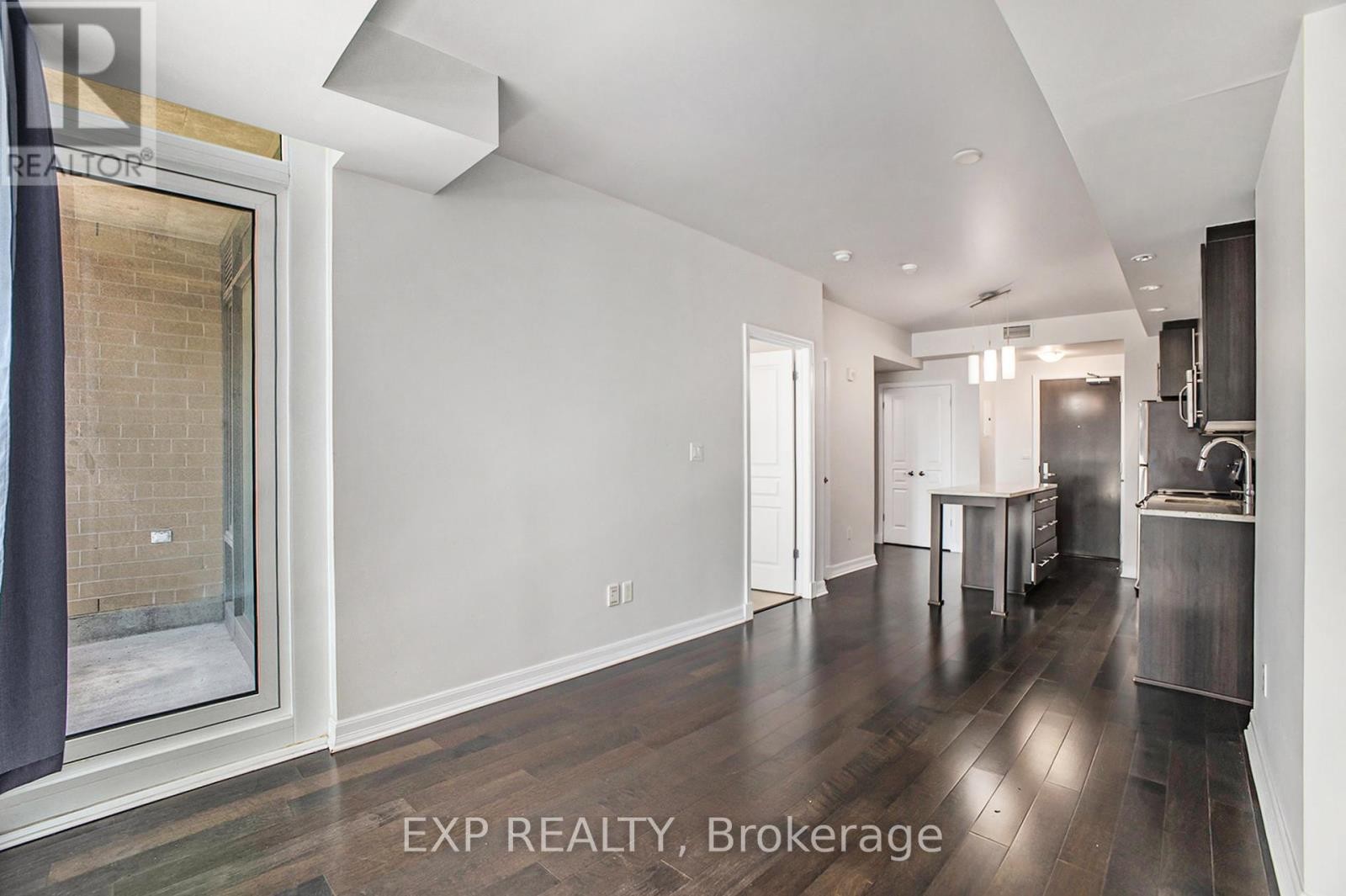 












609 - 238 BESSERER STREET

,
Ottawa,




Ontario
K1N6B1

