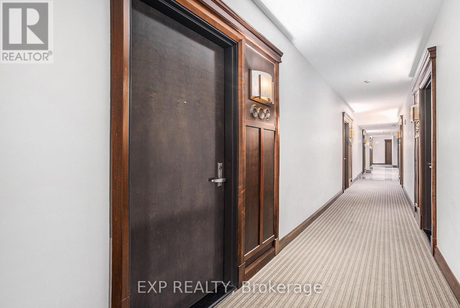 












609 - 238 BESSERER STREET

,
Ottawa,




Ontario
K1N6B1

