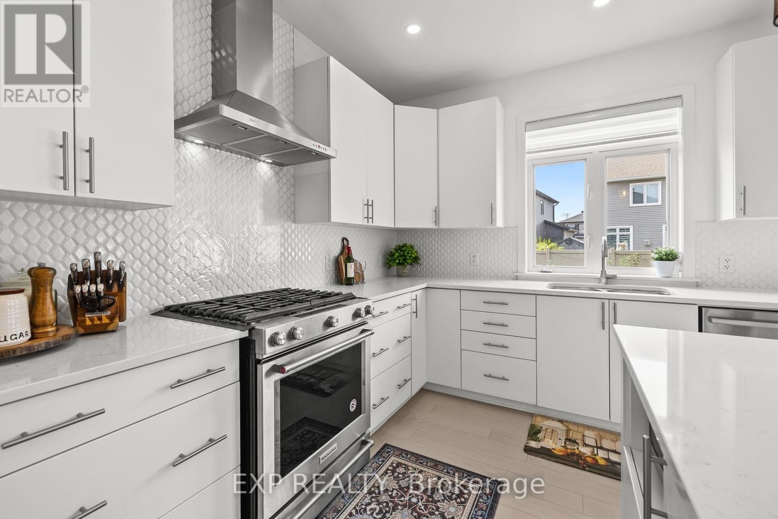 












50 ANGEL HEIGHTS

,
Ottawa,




Ontario
K2S2N4


