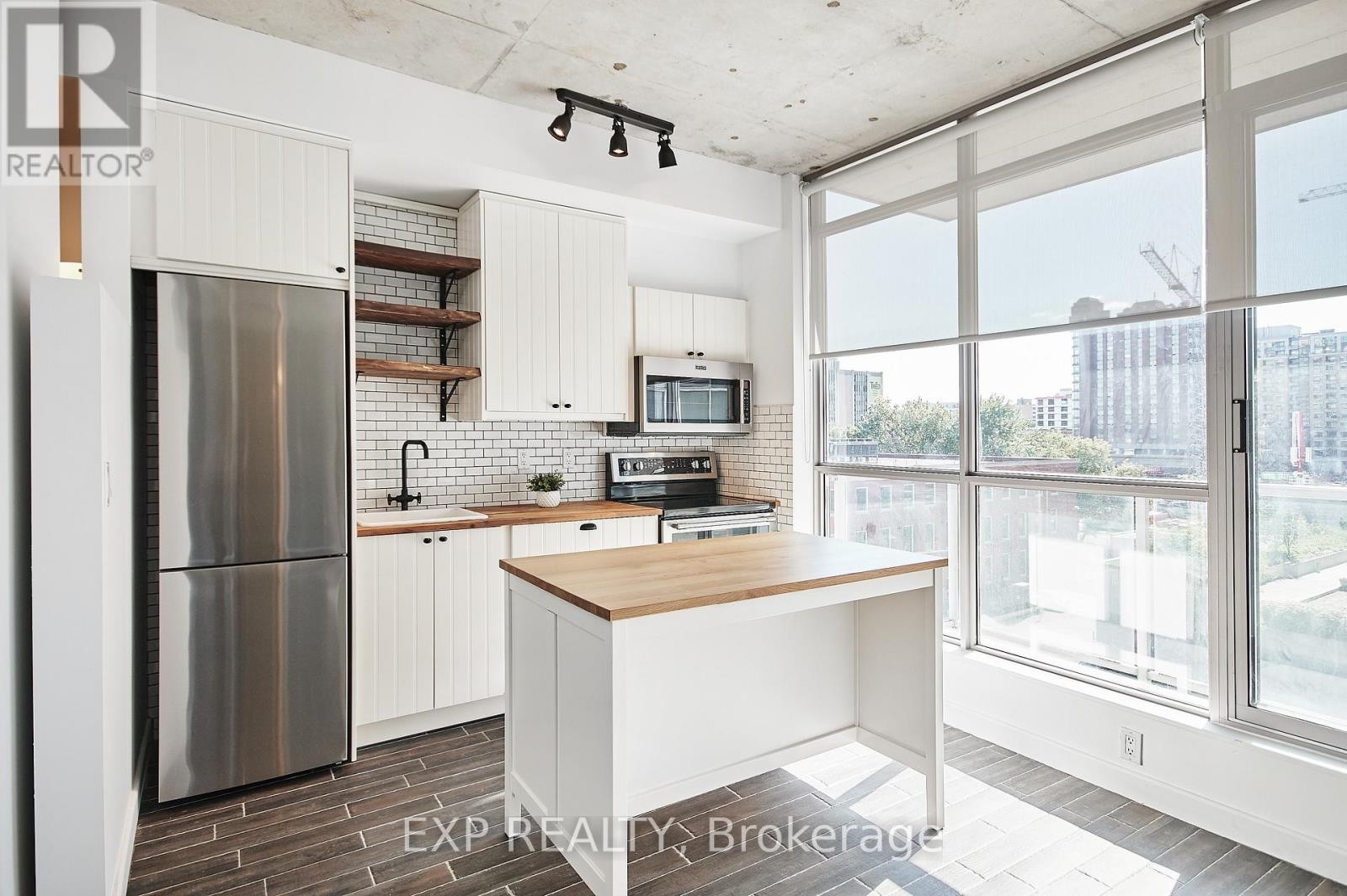 












606 - 180 YORK STREET

,
Ottawa,




Ontario
K1N1J6

